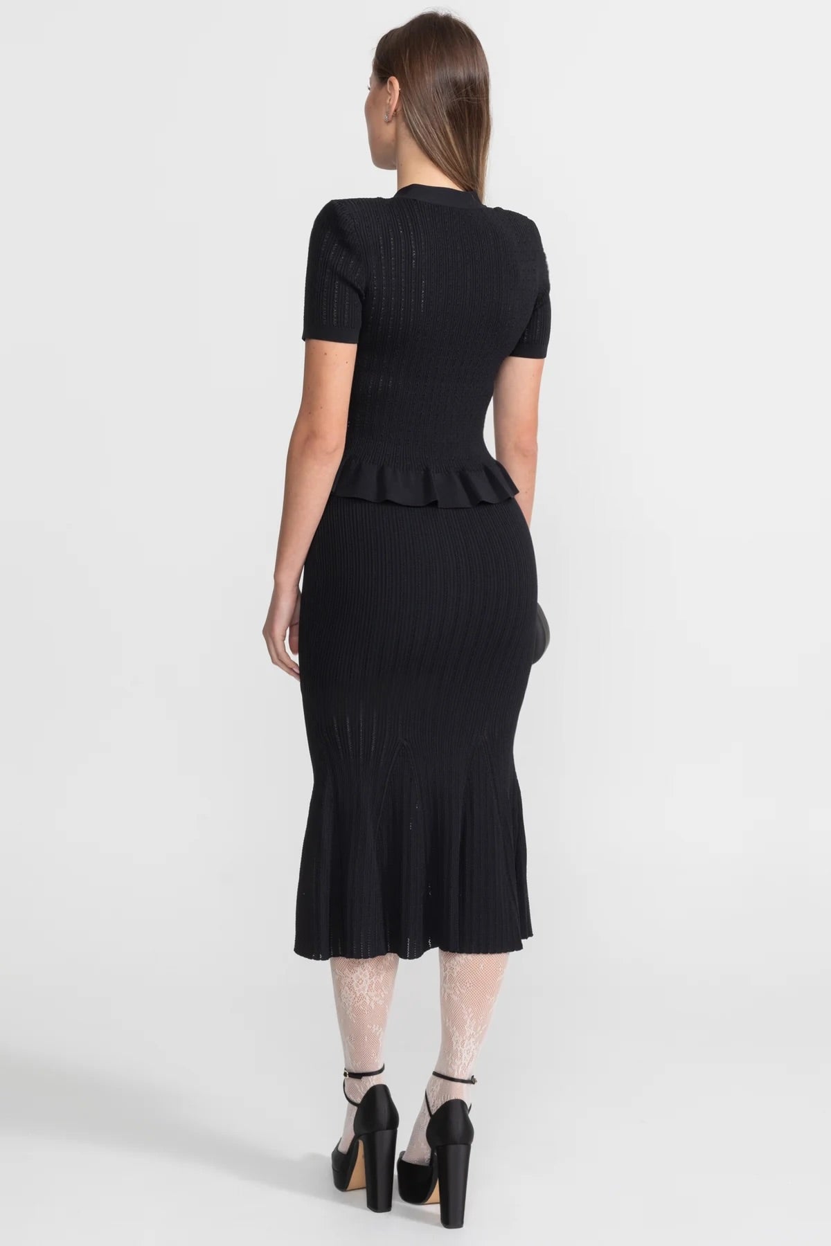 Ensemble Midi en Maille avec Taille Peplum et Boutons Dorés – Noir