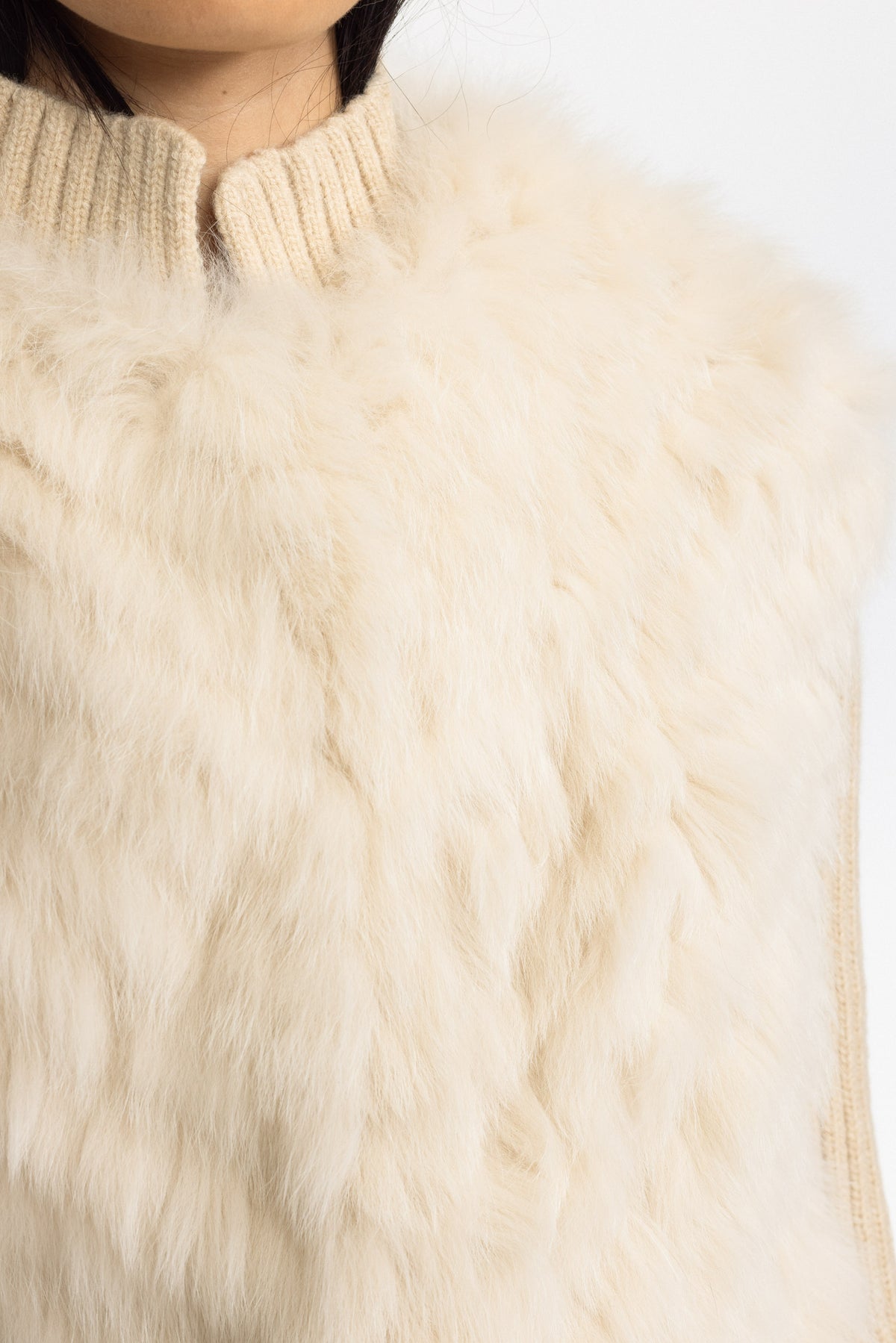 Veste en fourrure de renard tricotée à manches en maille côtelée - Beige