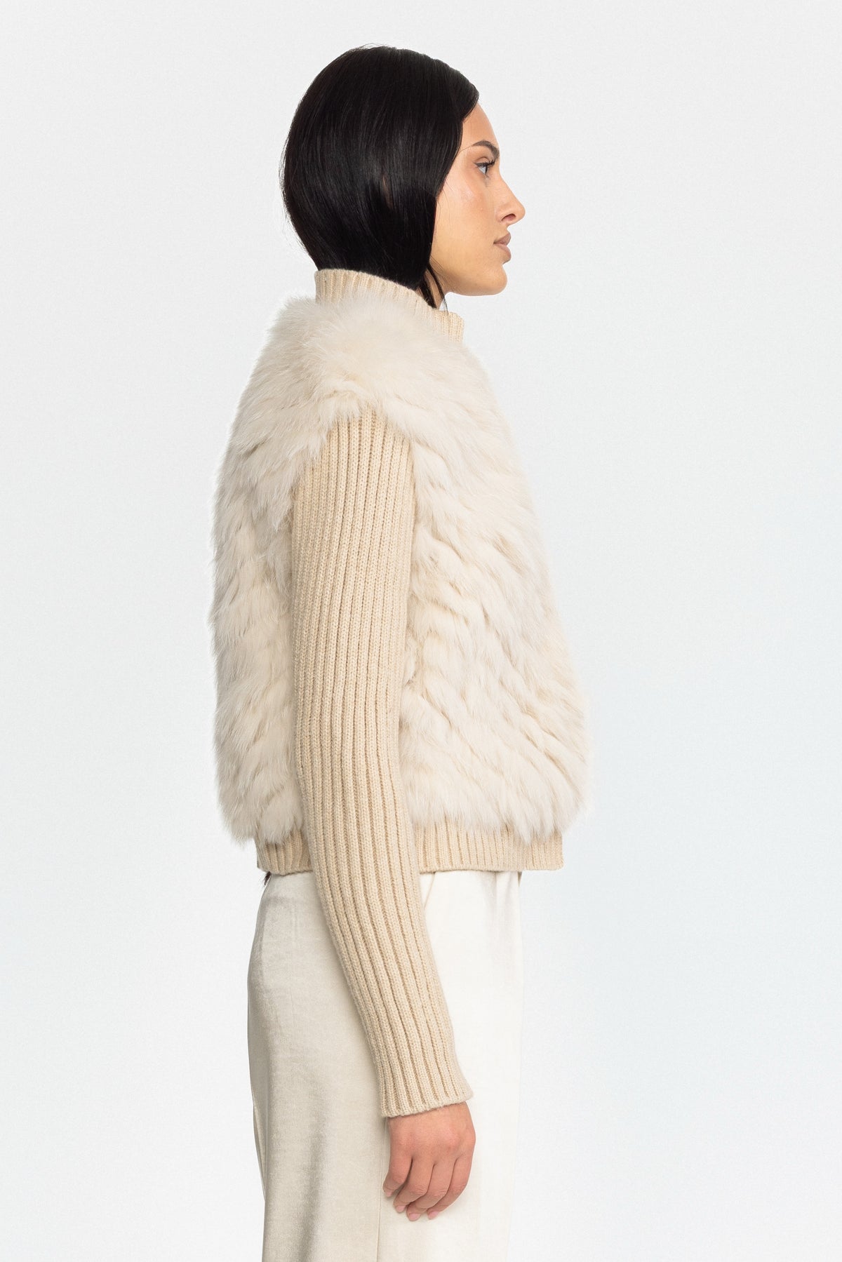 Veste en fourrure de renard tricotée à manches en maille côtelée - Beige