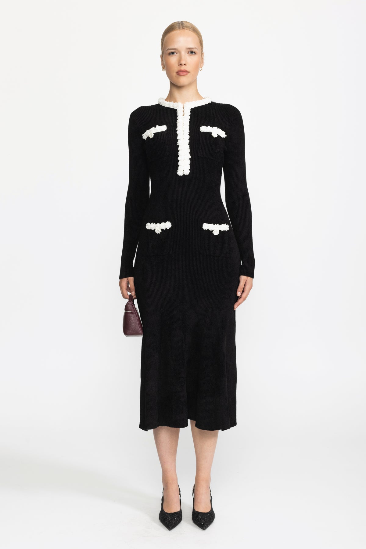 Robe midi en maille chenille avec finition à pompons contrastants - Noir