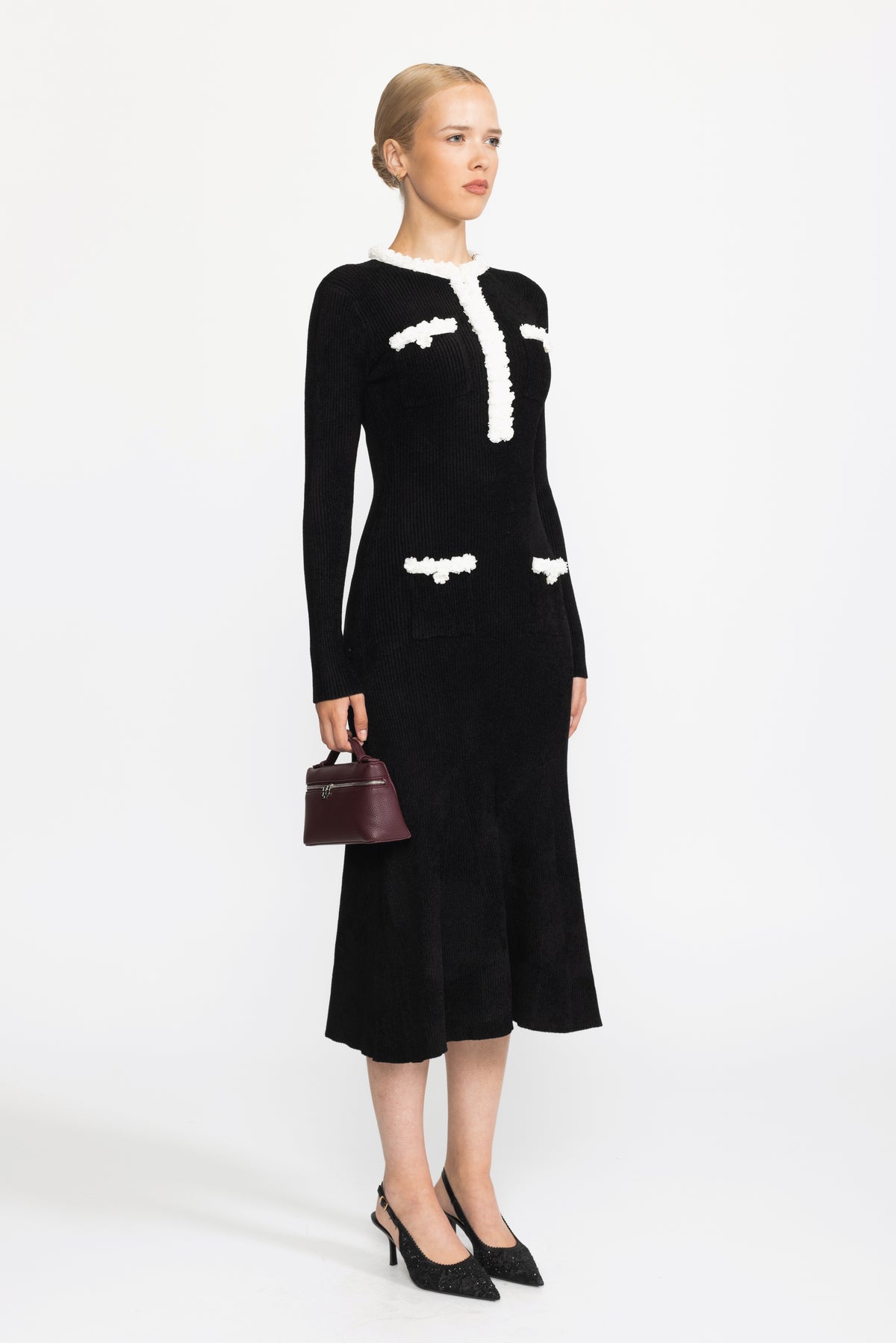 Robe midi en maille chenille avec finition à pompons contrastants - Noir