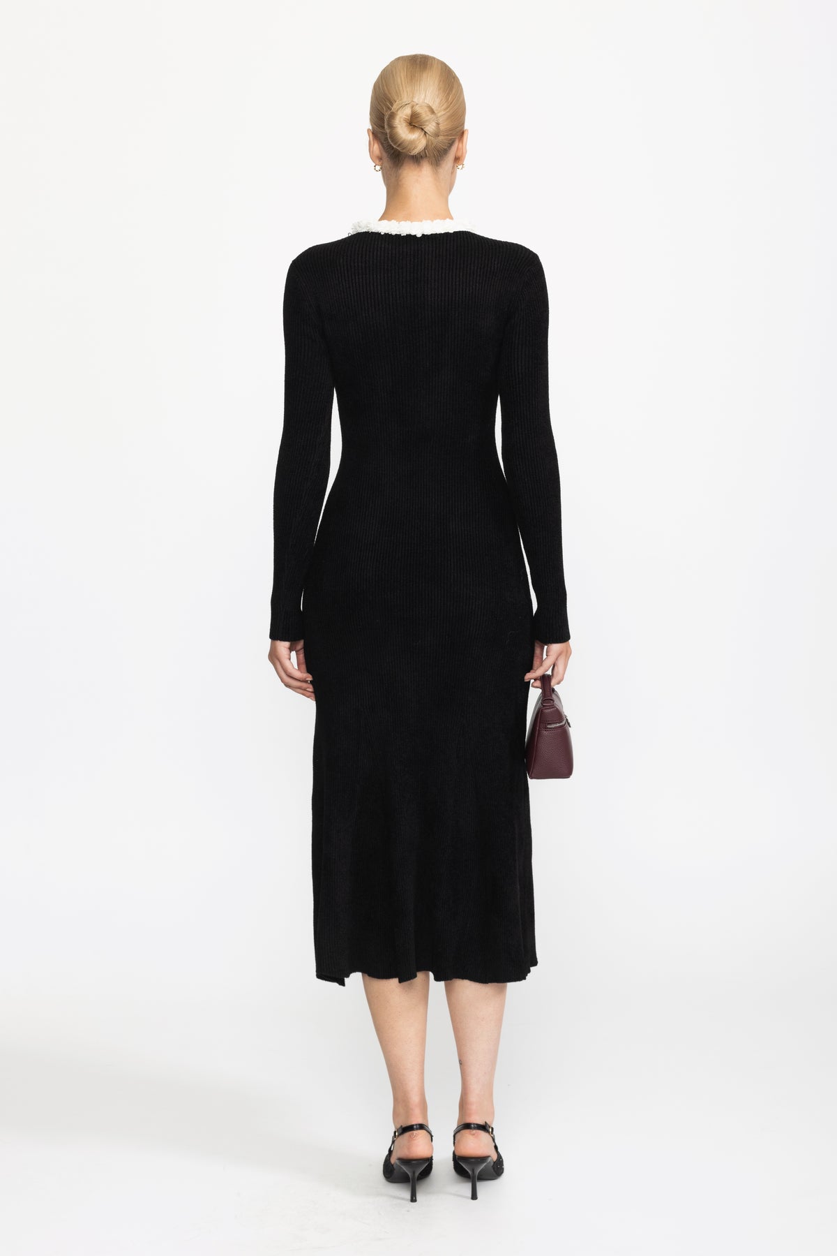 Robe midi en maille chenille avec finition à pompons contrastants - Noir