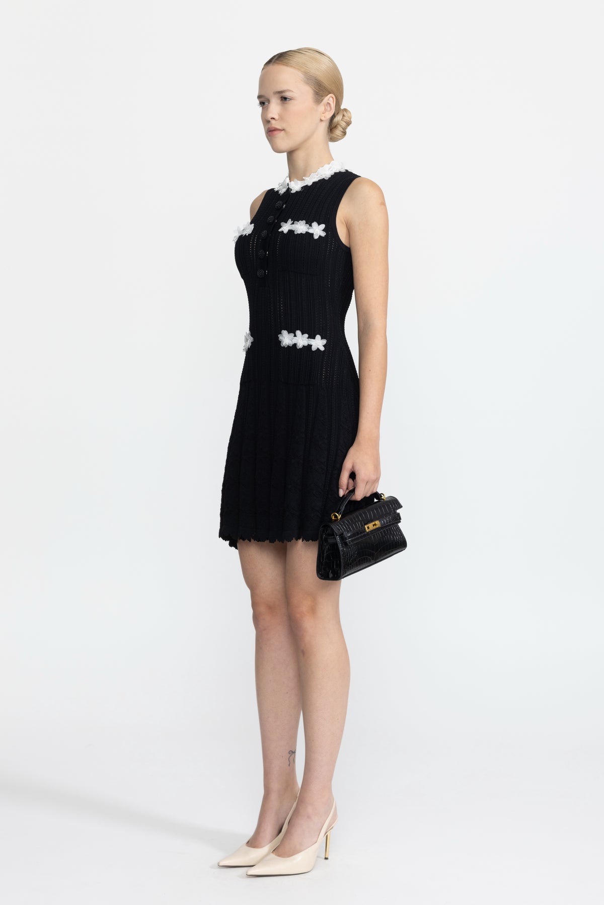 Mini-robe en maille pointelle avec bordure fleur en organza - noir