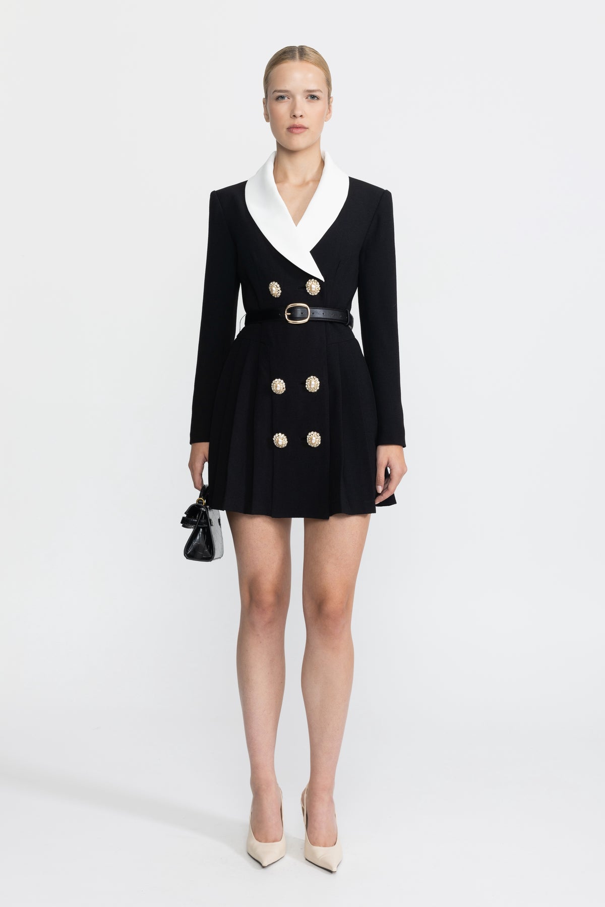 Robe blazer mini plissée ceinturée à revers contrastés - noir