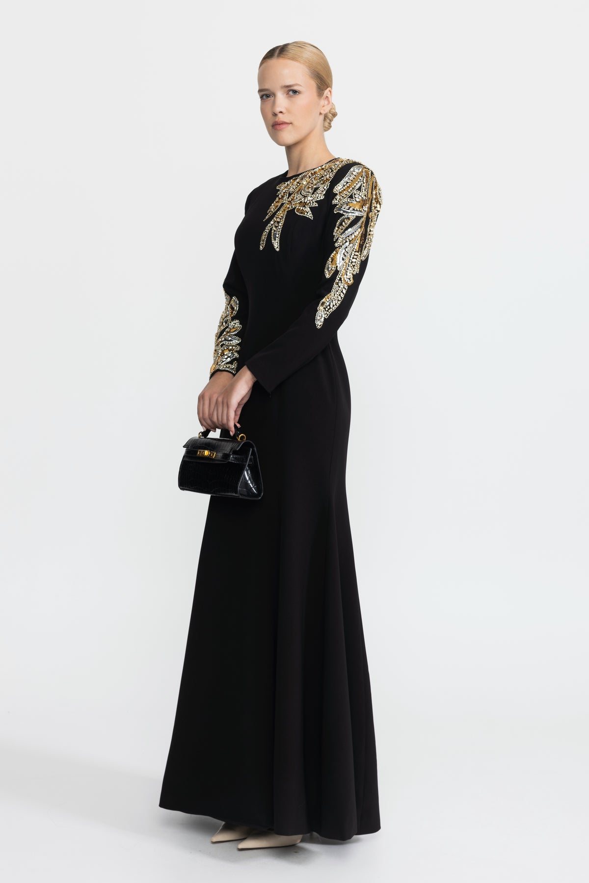 Robe longue à manches longues ornée de feuilles de cristal - noir