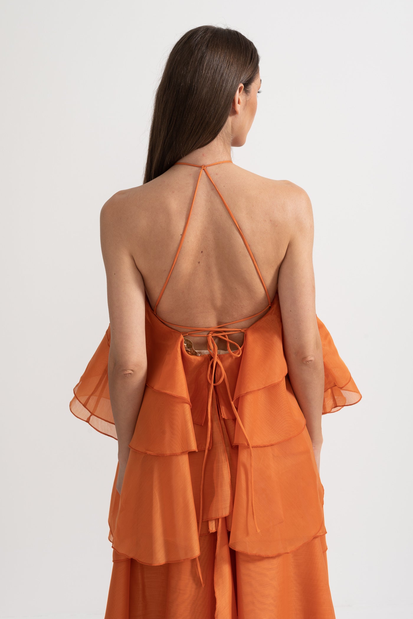 Robe à volants superposés avec col licou et fleur décorative au niveau du décolleté - Orange