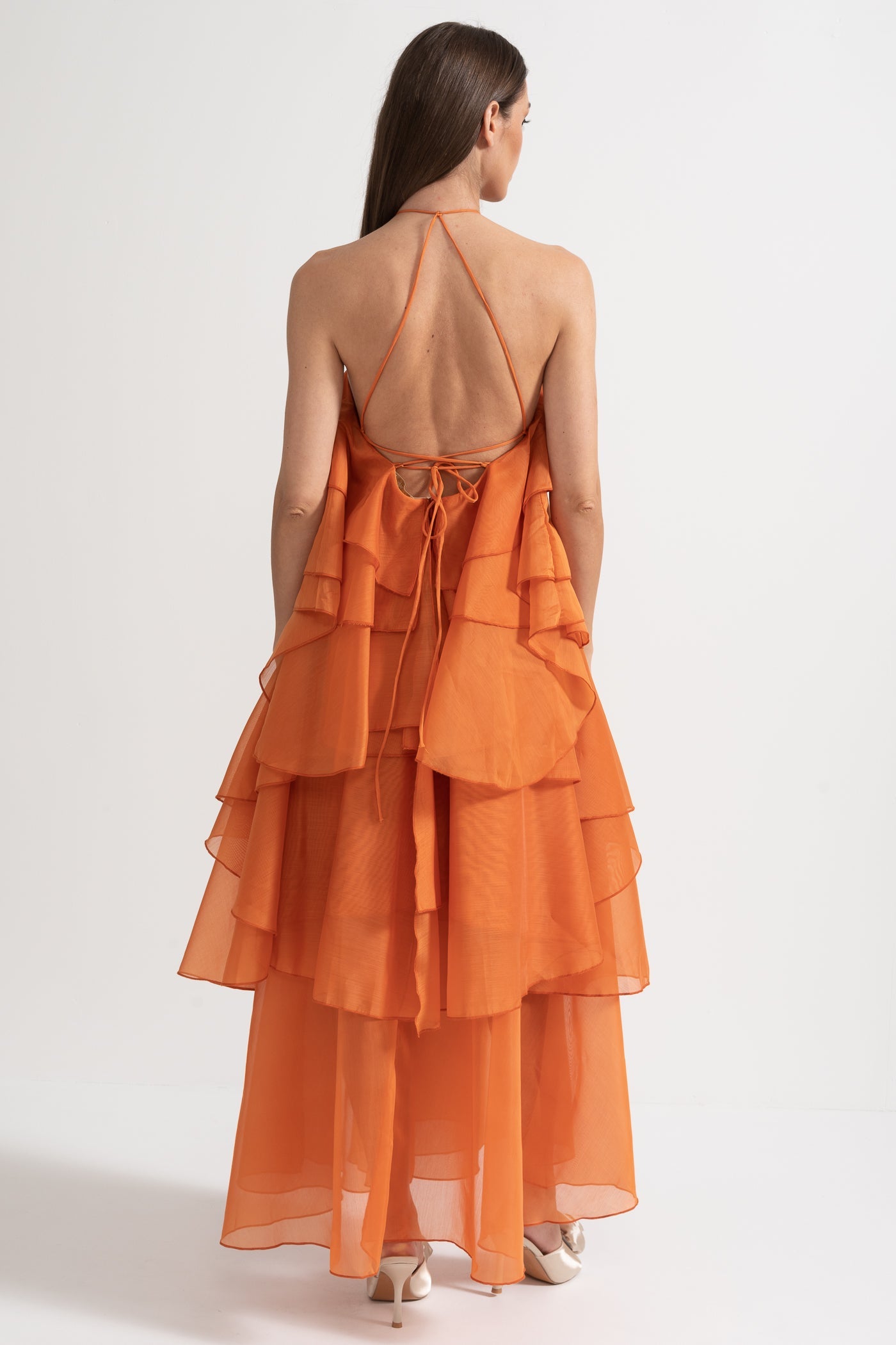 Robe à volants superposés avec col licou et fleur décorative au niveau du décolleté - Orange