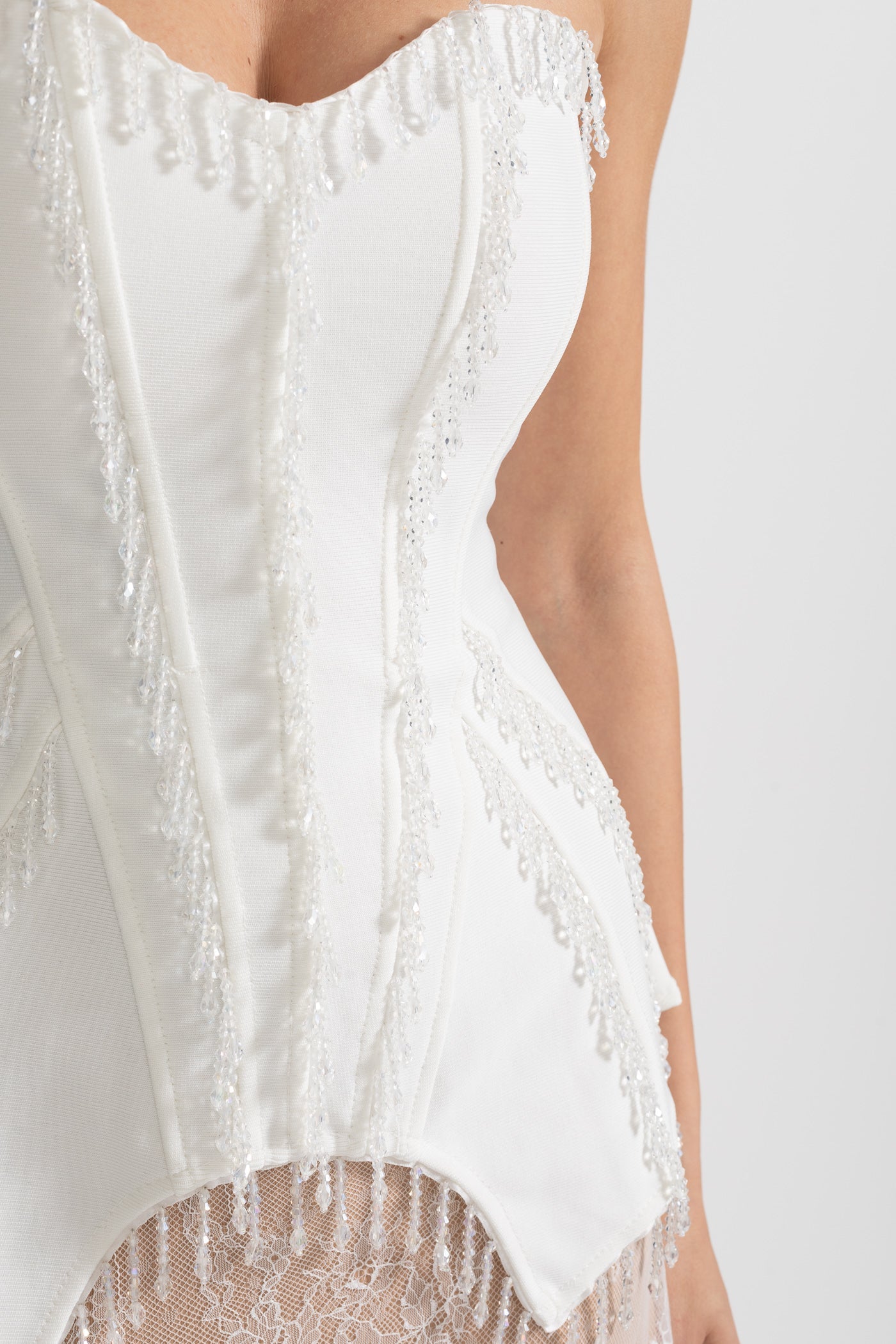 Robe Corset Élégante avec Haut Corset et Jupe Maxi Transparente Nude - Blanc