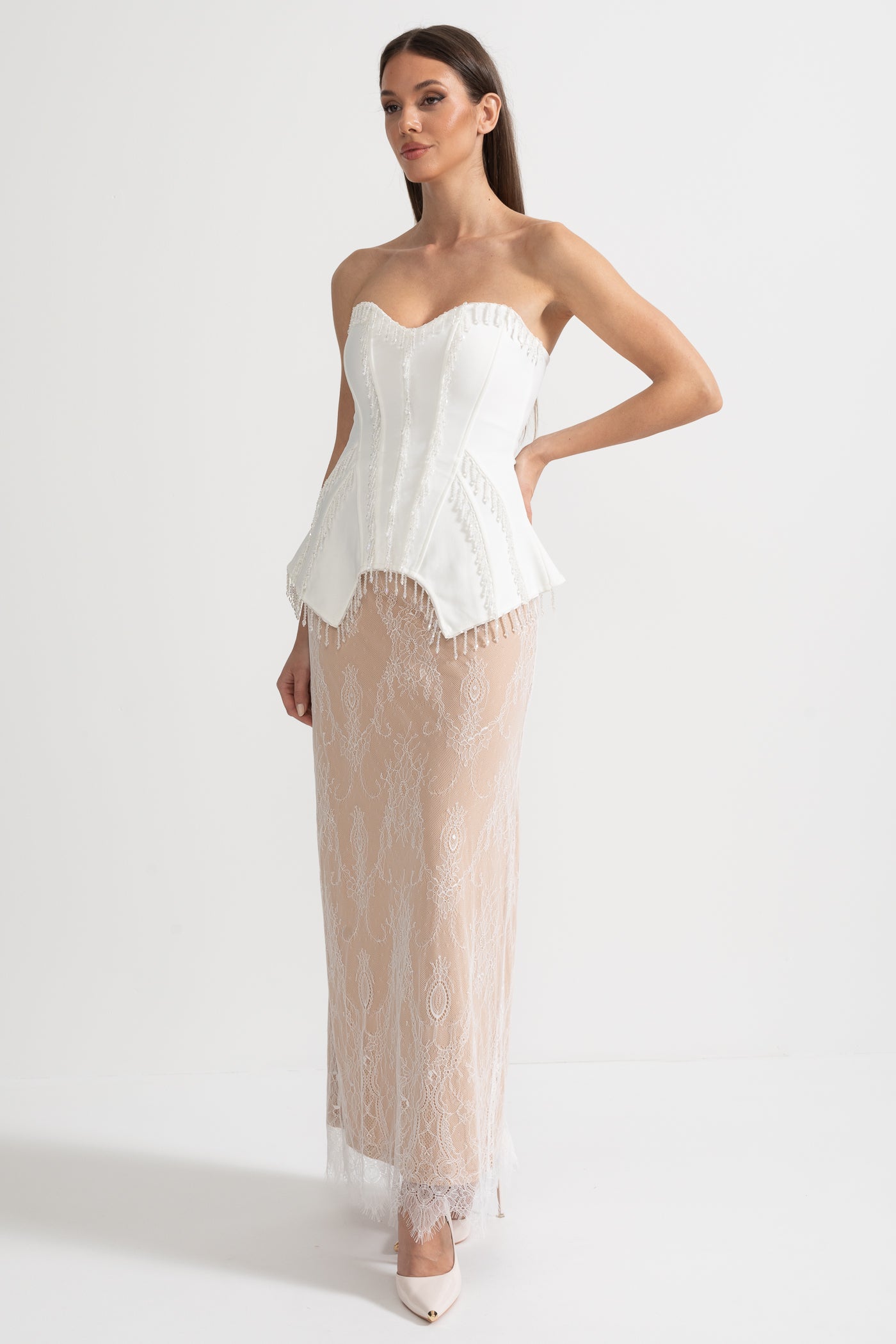 Robe Corset Élégante avec Haut Corset et Jupe Maxi Transparente Nude - Blanc