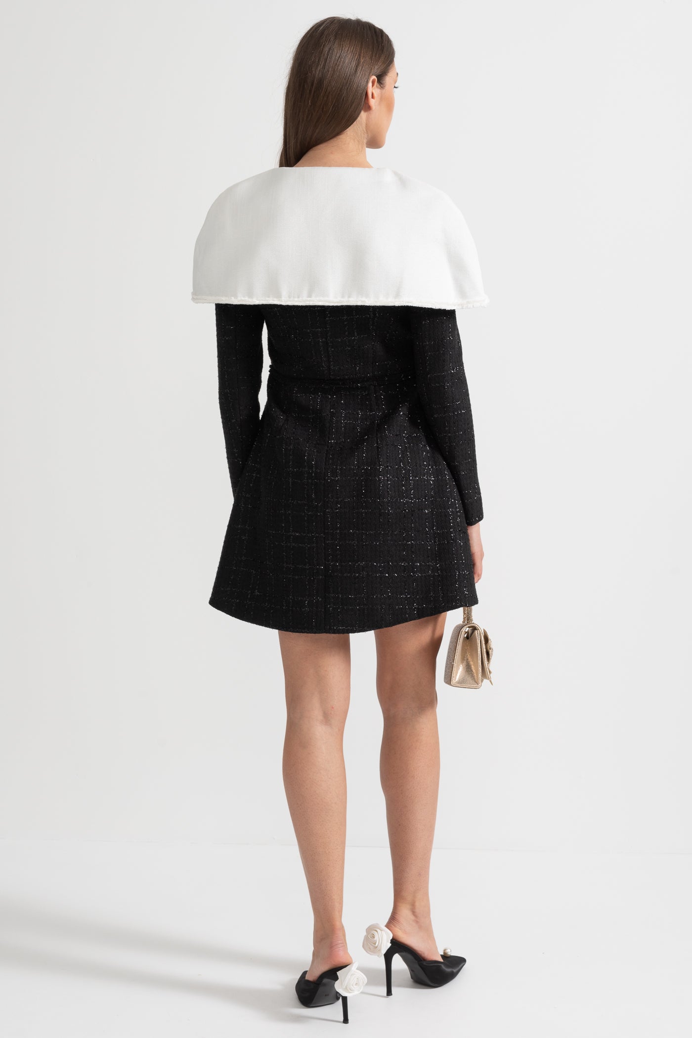 Robe en tweed texturé à manches longues avec grandes pattes d'épaule distinctives - Noir