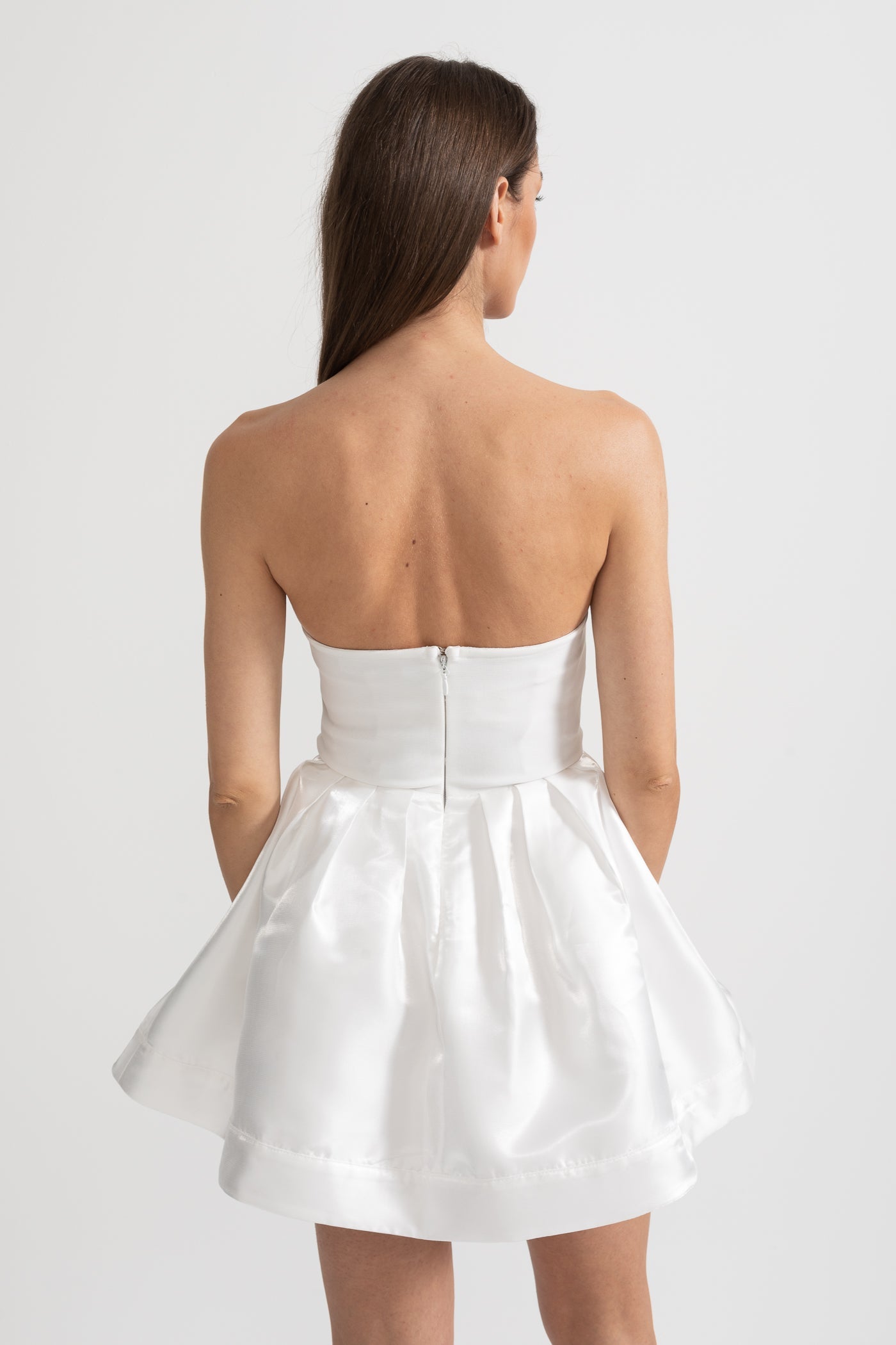 Robe Mini Bustier avec Ornements en Nœud de Cristal - Blanc