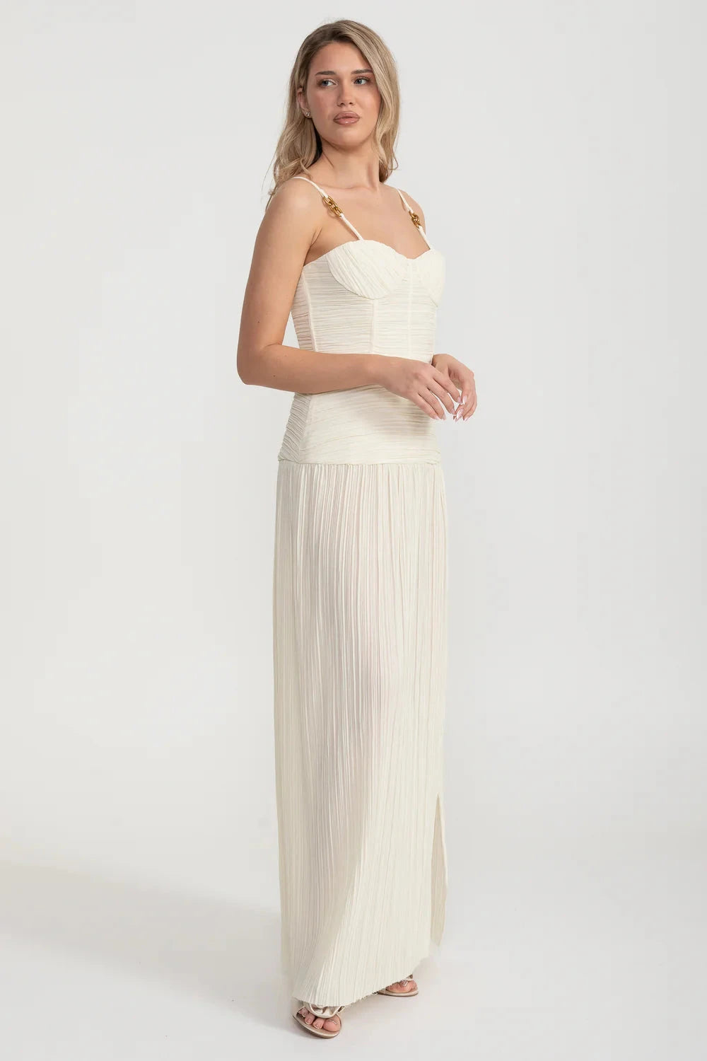 Elegant Dress With Ruched Fitted Bodice And Straight Skirt With Side Slit - Ivoire