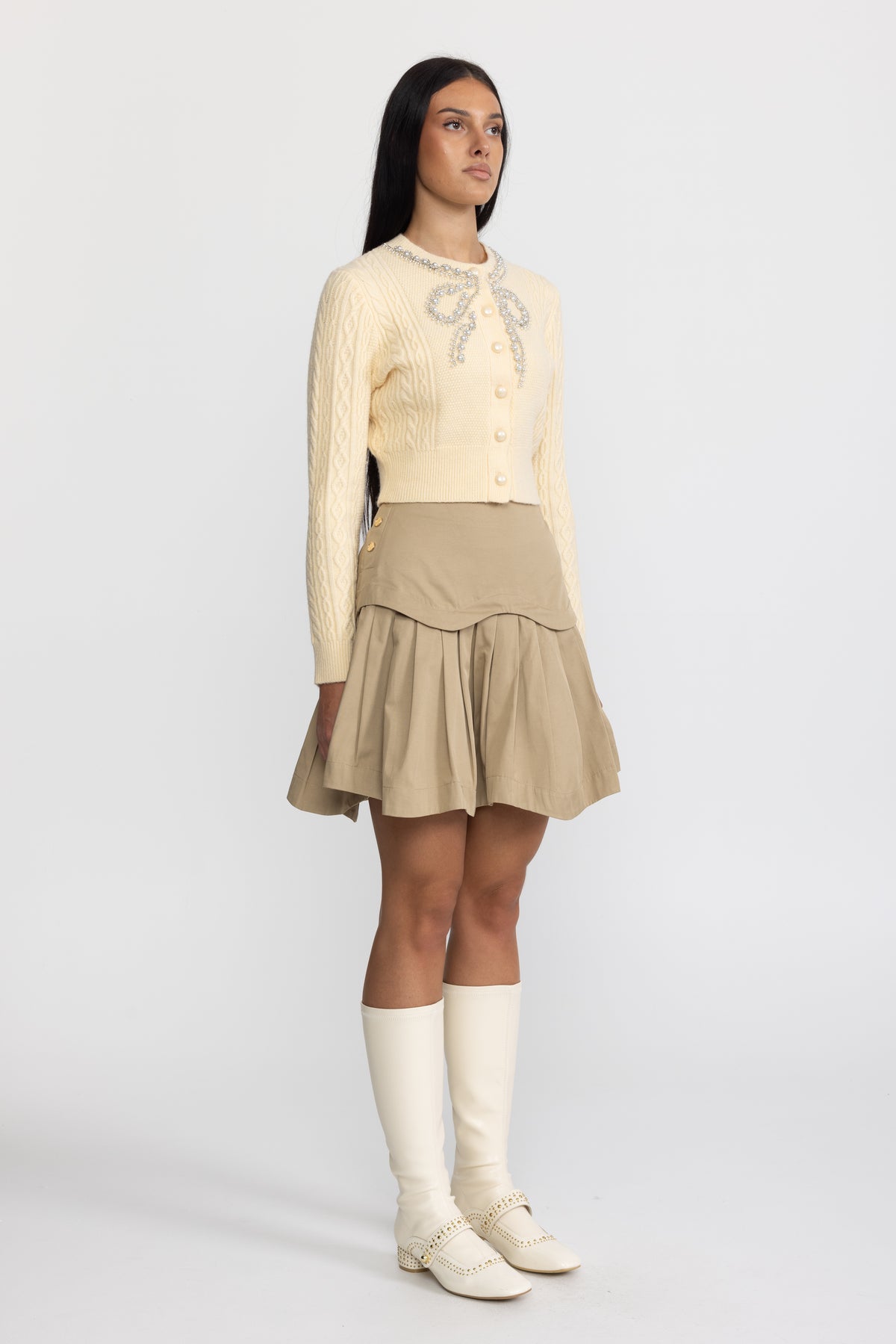 Cardigan en maille torsadée orné d’un nœud perlé - Jaune