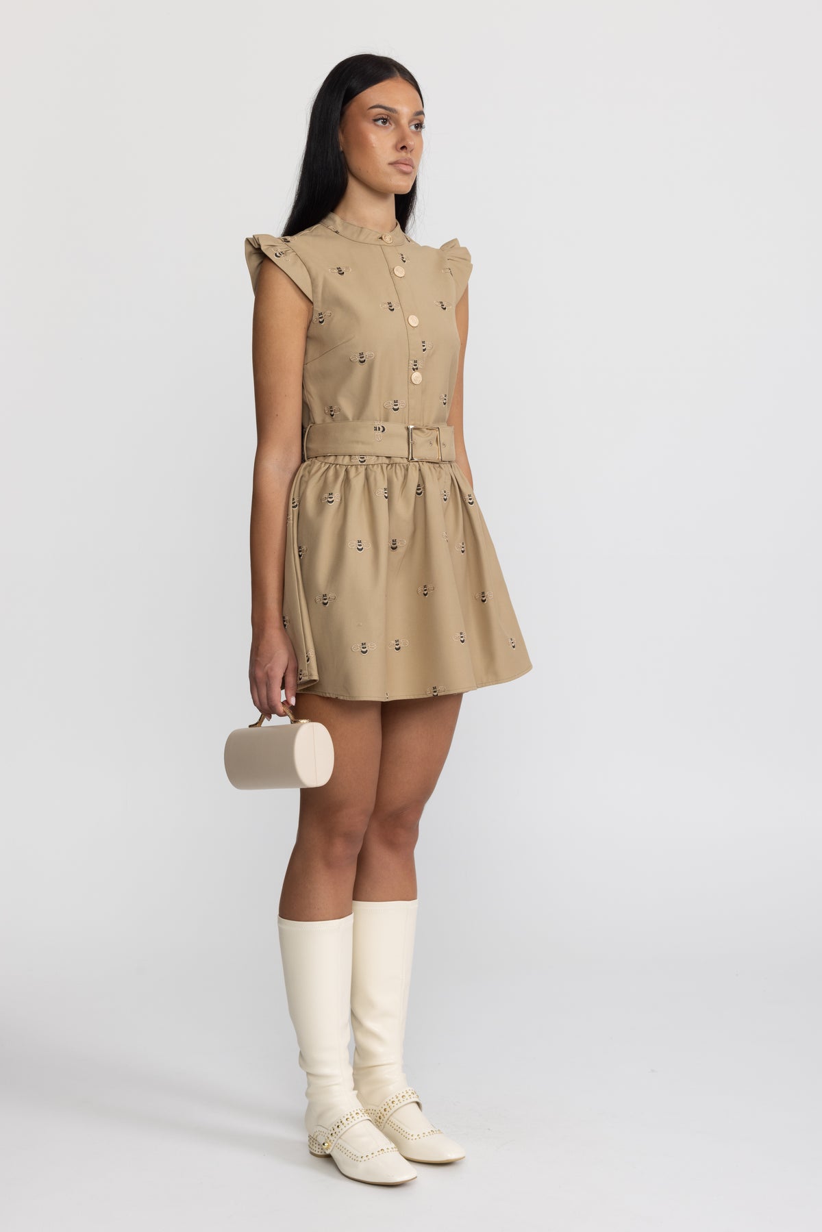 Robe mini en coton brodé d’abeilles avec ceinture - kaki