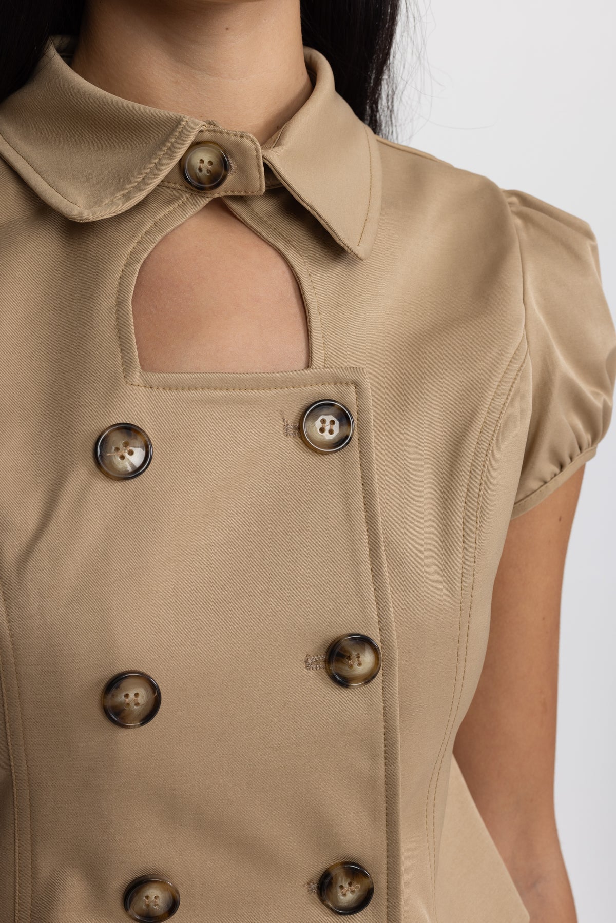Ensemble coordonné top trench à découpe et mini-jupe boule - kaki