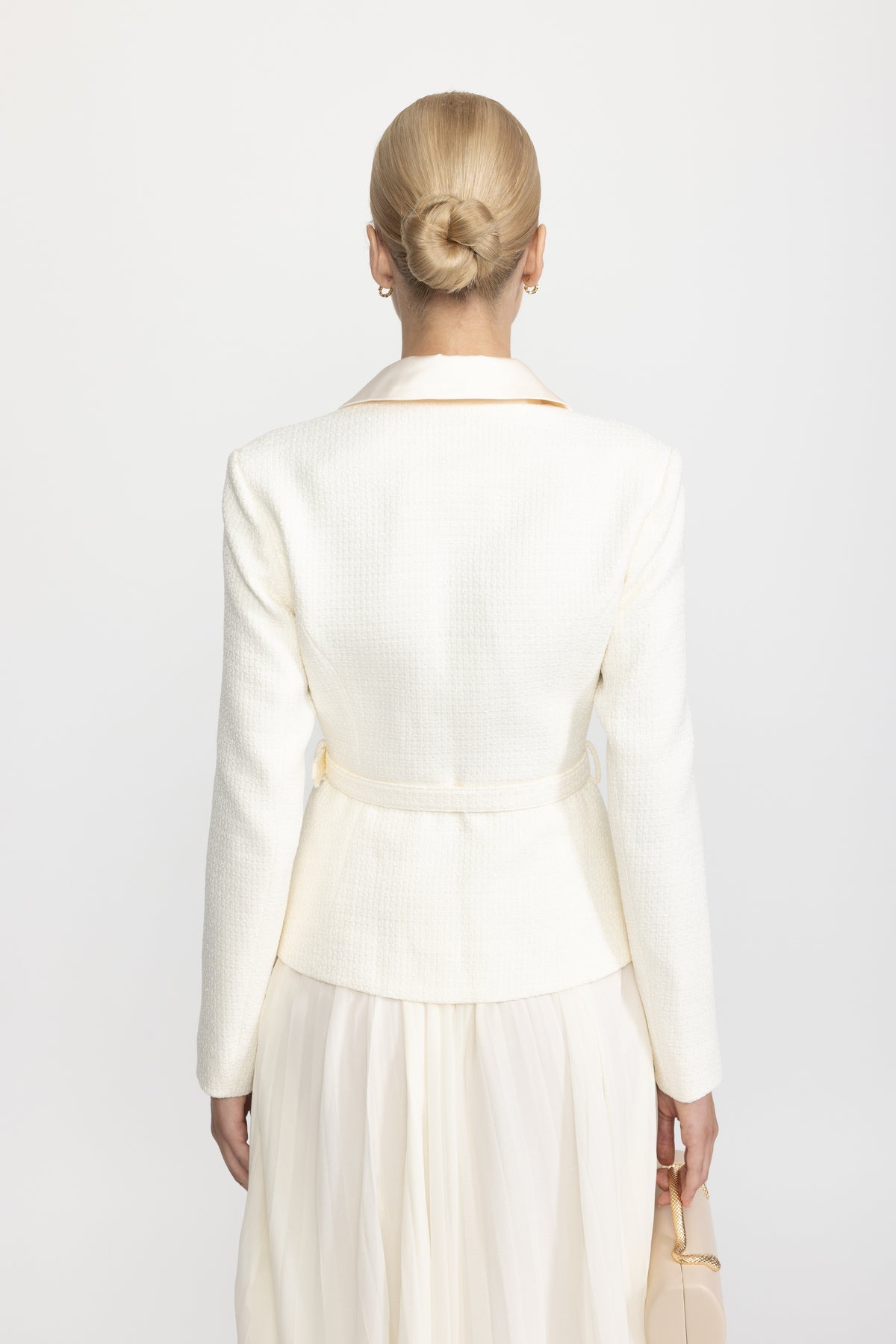 Robe veste en tweed à col satin et jupe plissée en dentelle - Ivoire
