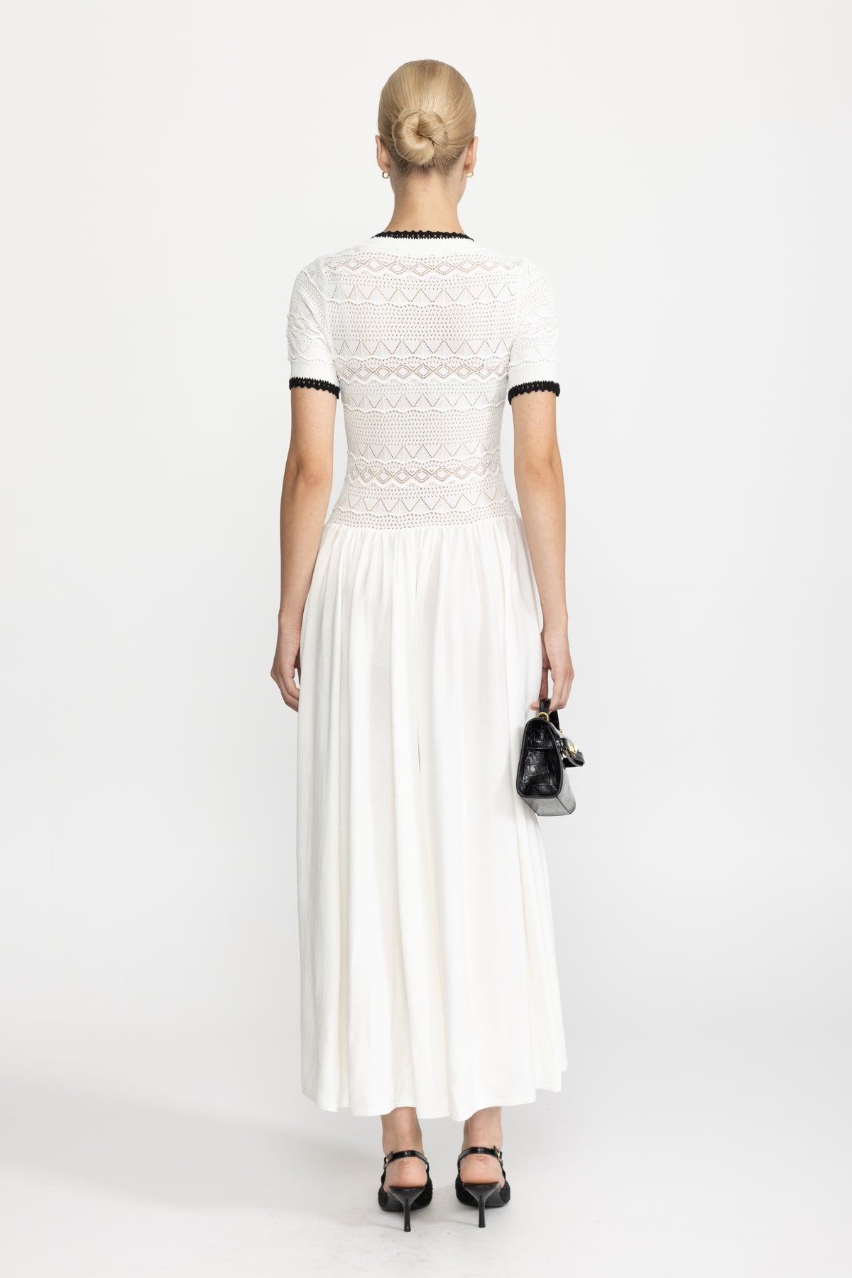 Robe longue ceinturée à corsage en maille pointelle - Blanc