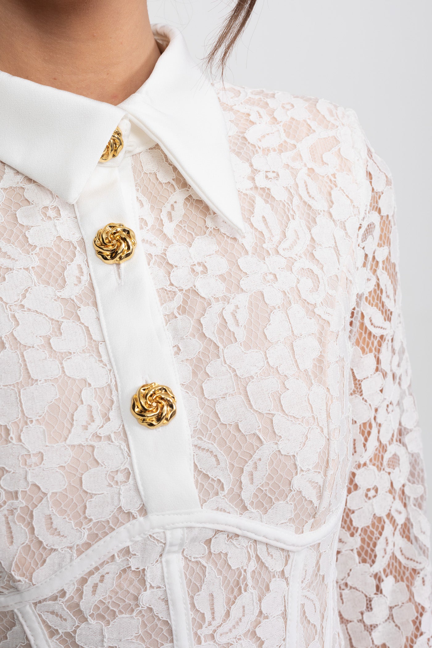 Robe mini en dentelle à manches longues avec ourlet festonné - Blanc