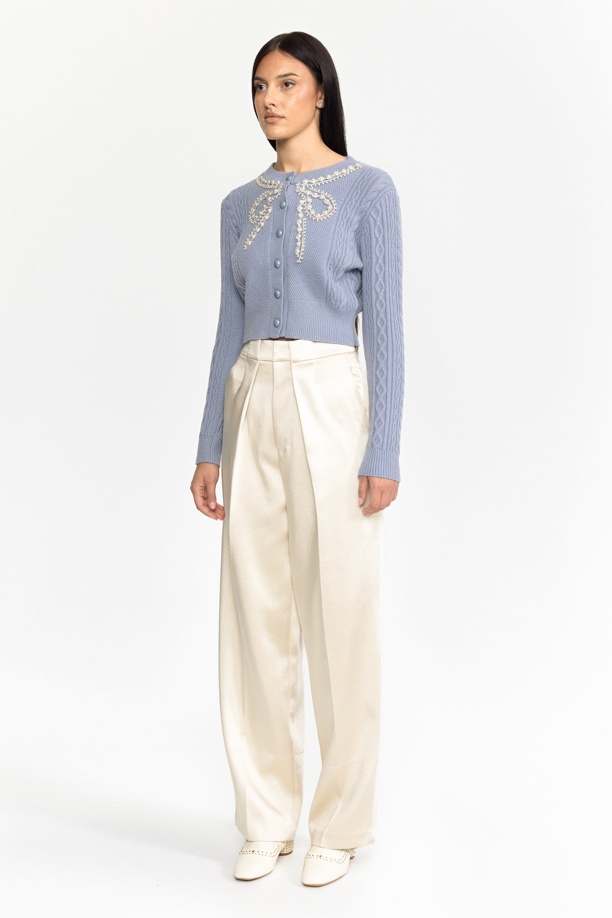 Cardigan en maille torsadée orné d’un nœud perlé - Bleu