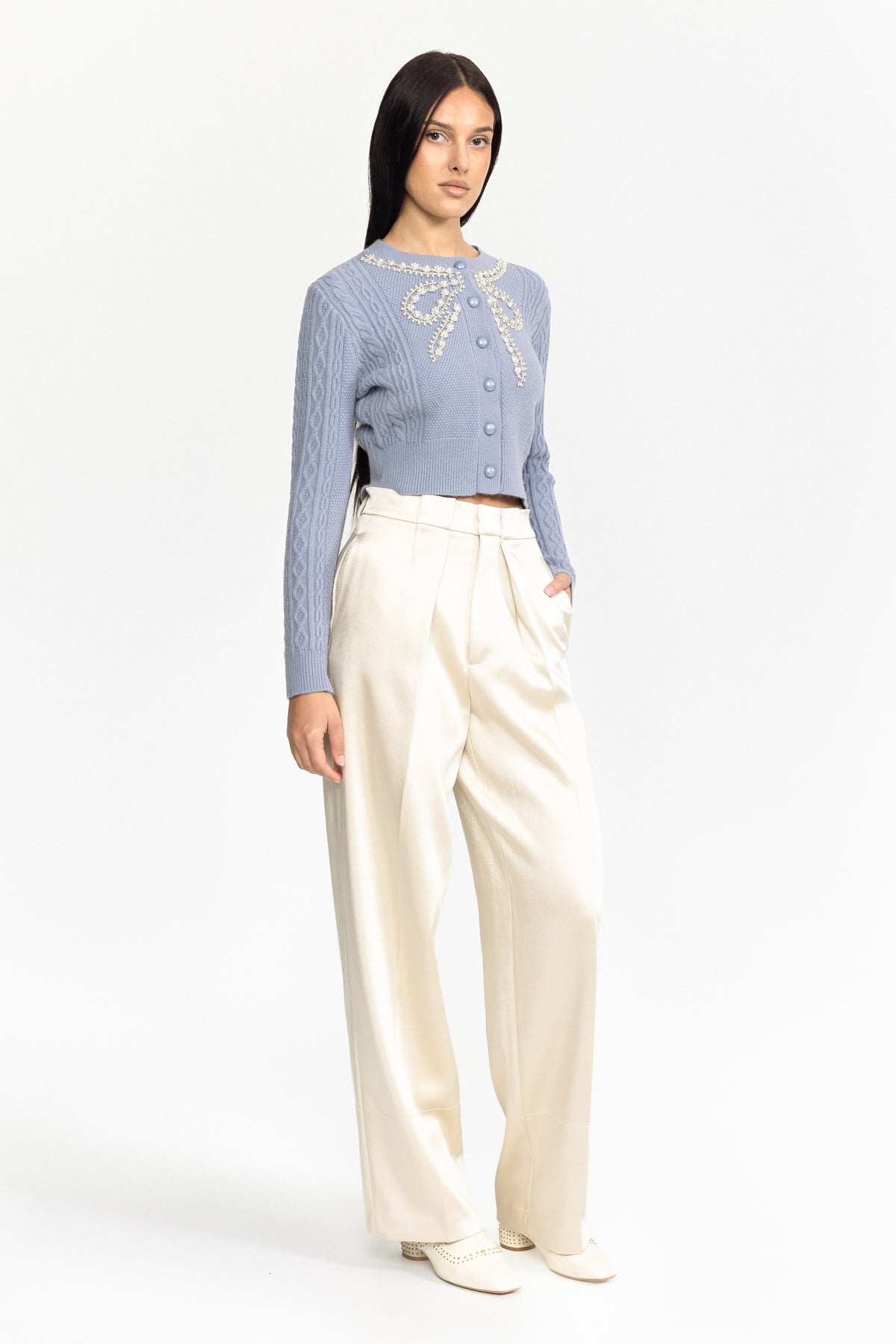 Cardigan en maille torsadée orné d’un nœud perlé - Bleu