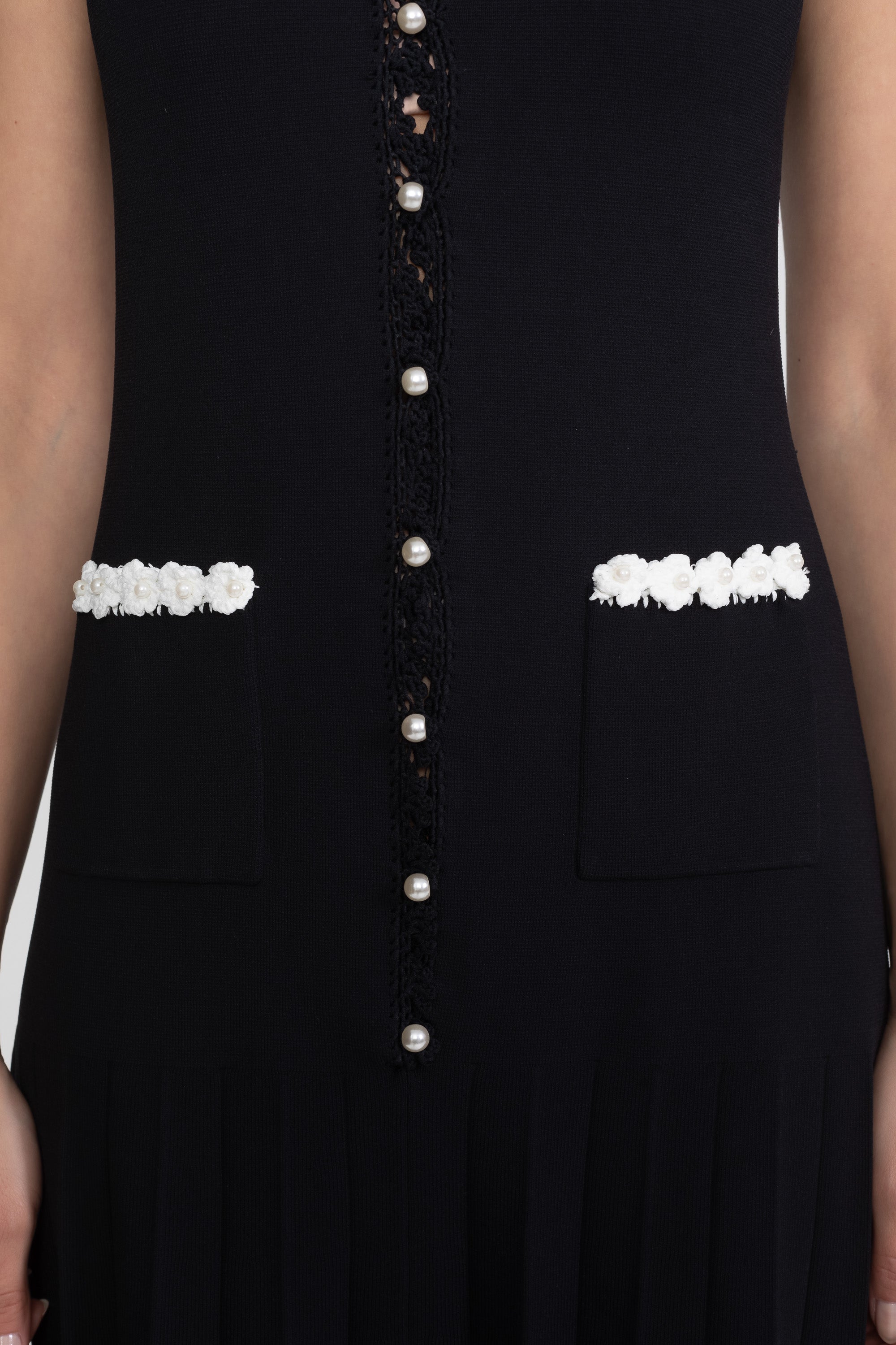 Robe midi sans manches avec détails en perles - Noir