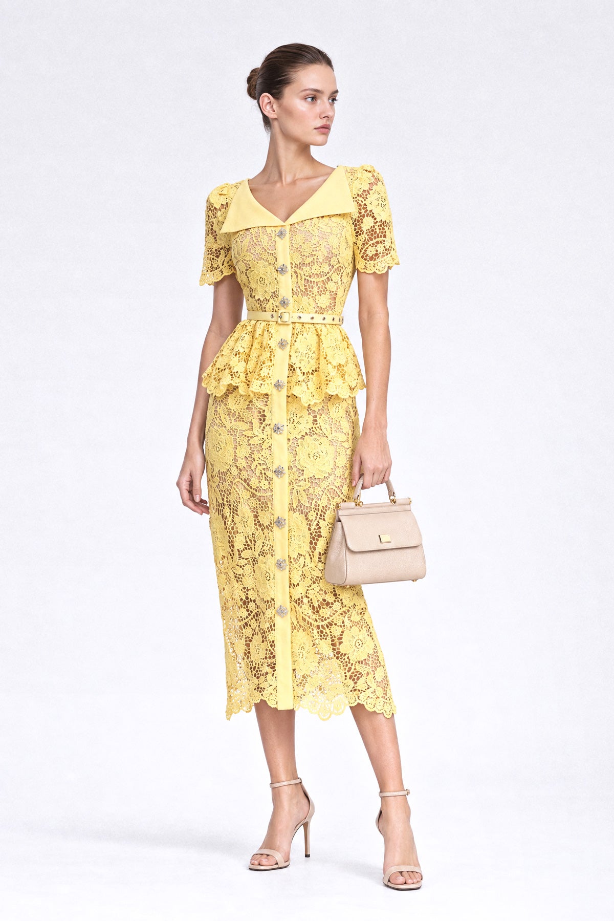 Robe midi peplum en dentelle à boutons en cristal - Jaune