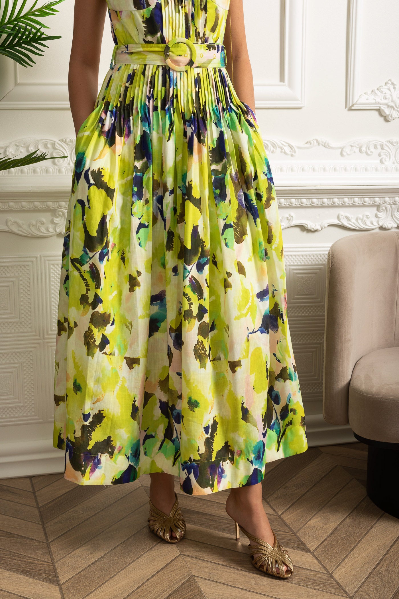 Robe midi plissée à bustier ceinturée avec bretelles spaghetti - Jaune