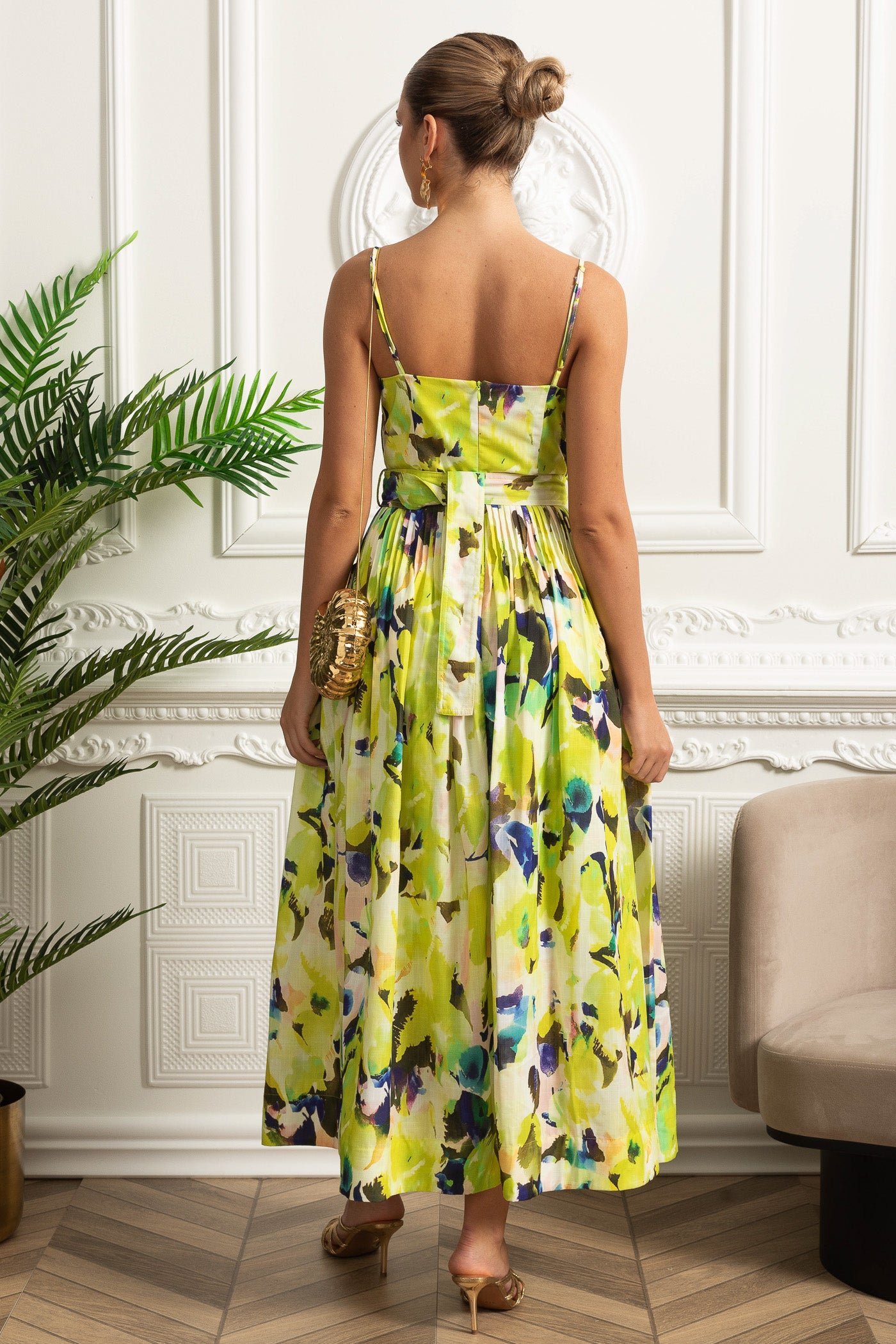 Robe midi plissée à bustier ceinturée avec bretelles spaghetti - Jaune