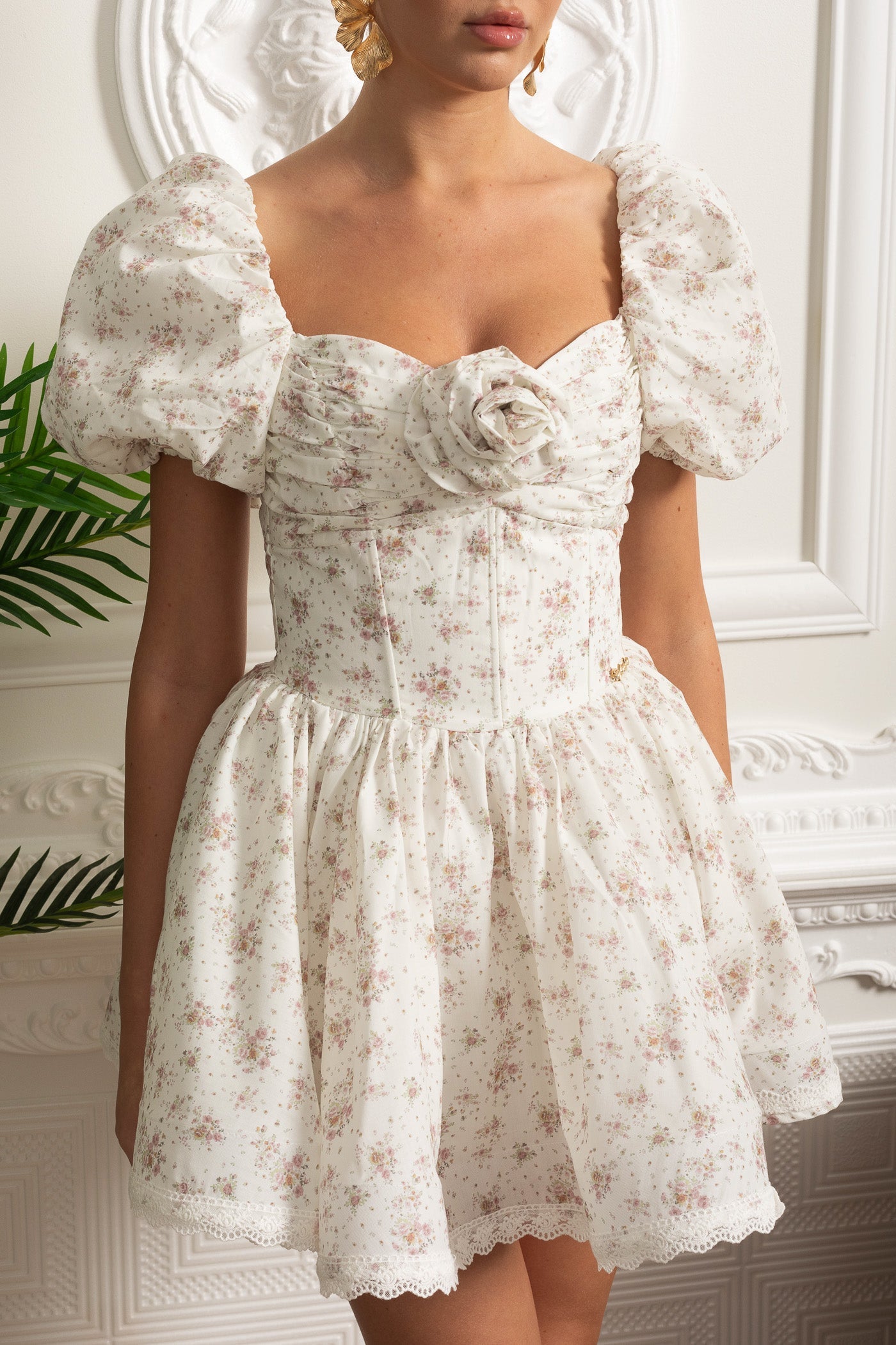 Floral Mini Dress With Puff Sleeves And 3D Rose Detail - White/Pink