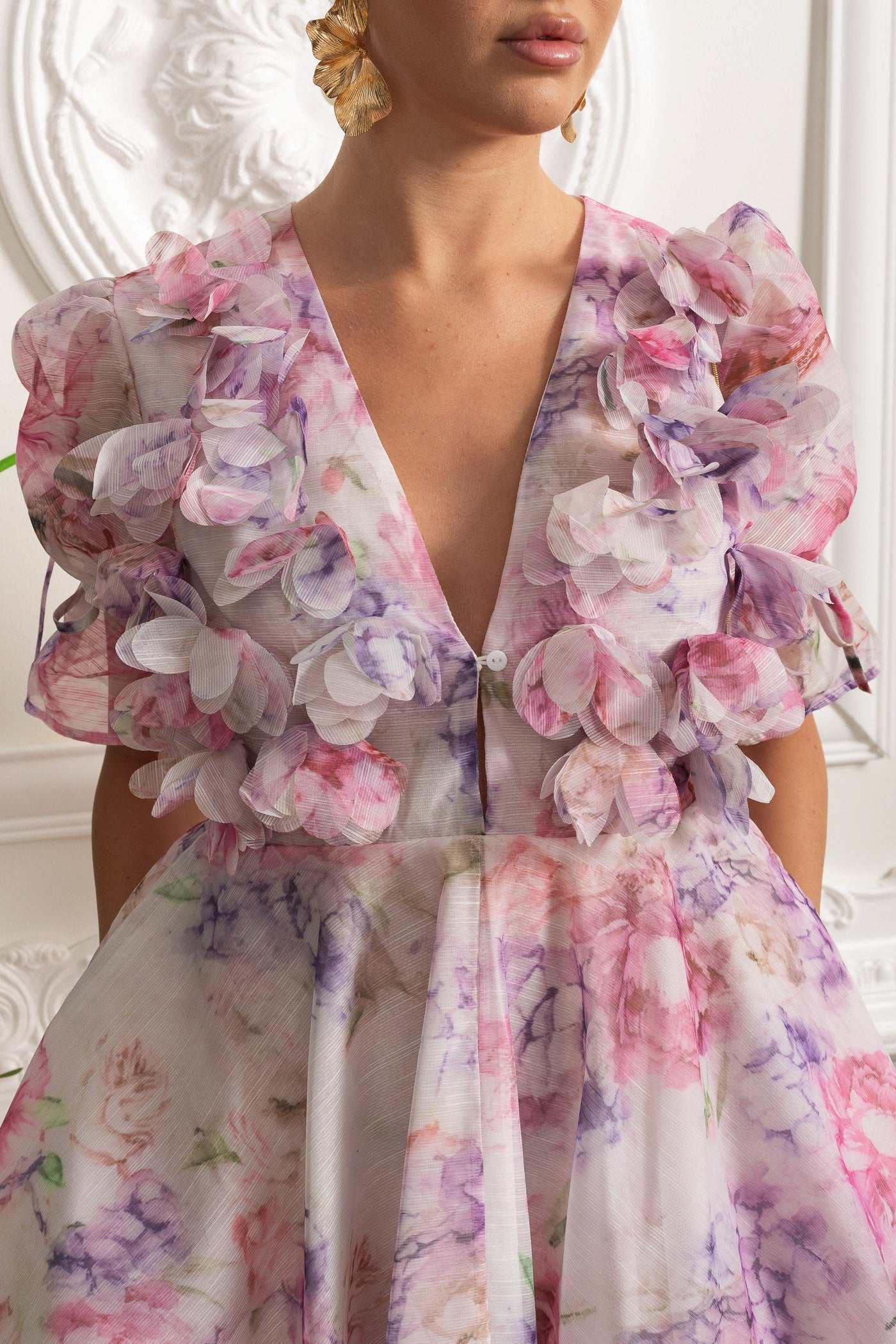 Robe courte à manches bouffantes avec appliqué floral 3D - Rose
