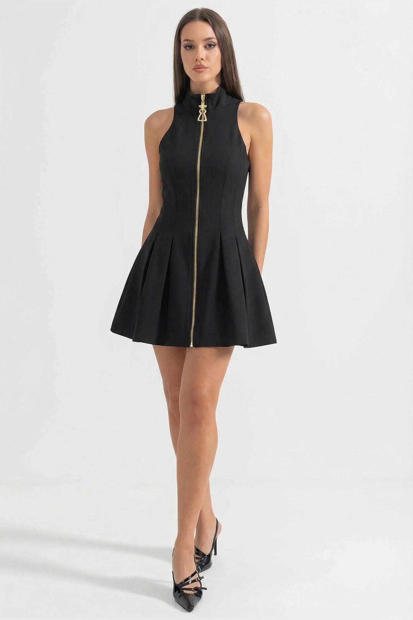 Robe Mini Sans Manches Avec Fermeture Éclair Dorée Sur Le Devant - Noir
