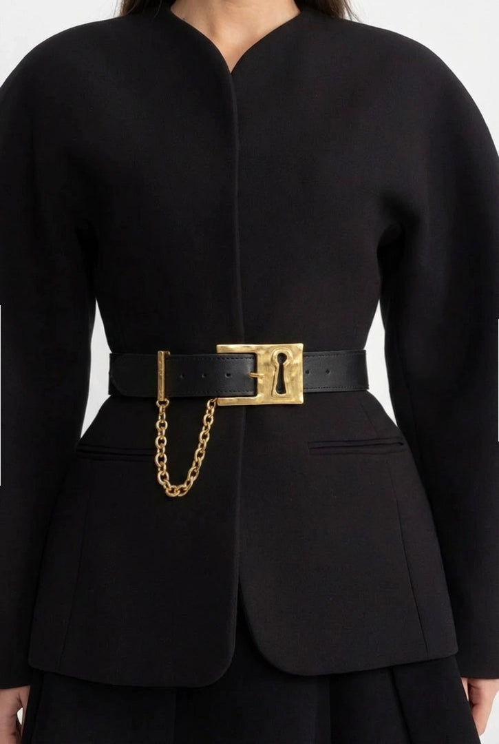 Ceinture avec boucle à trou de serrure et détail chaîne – Noir