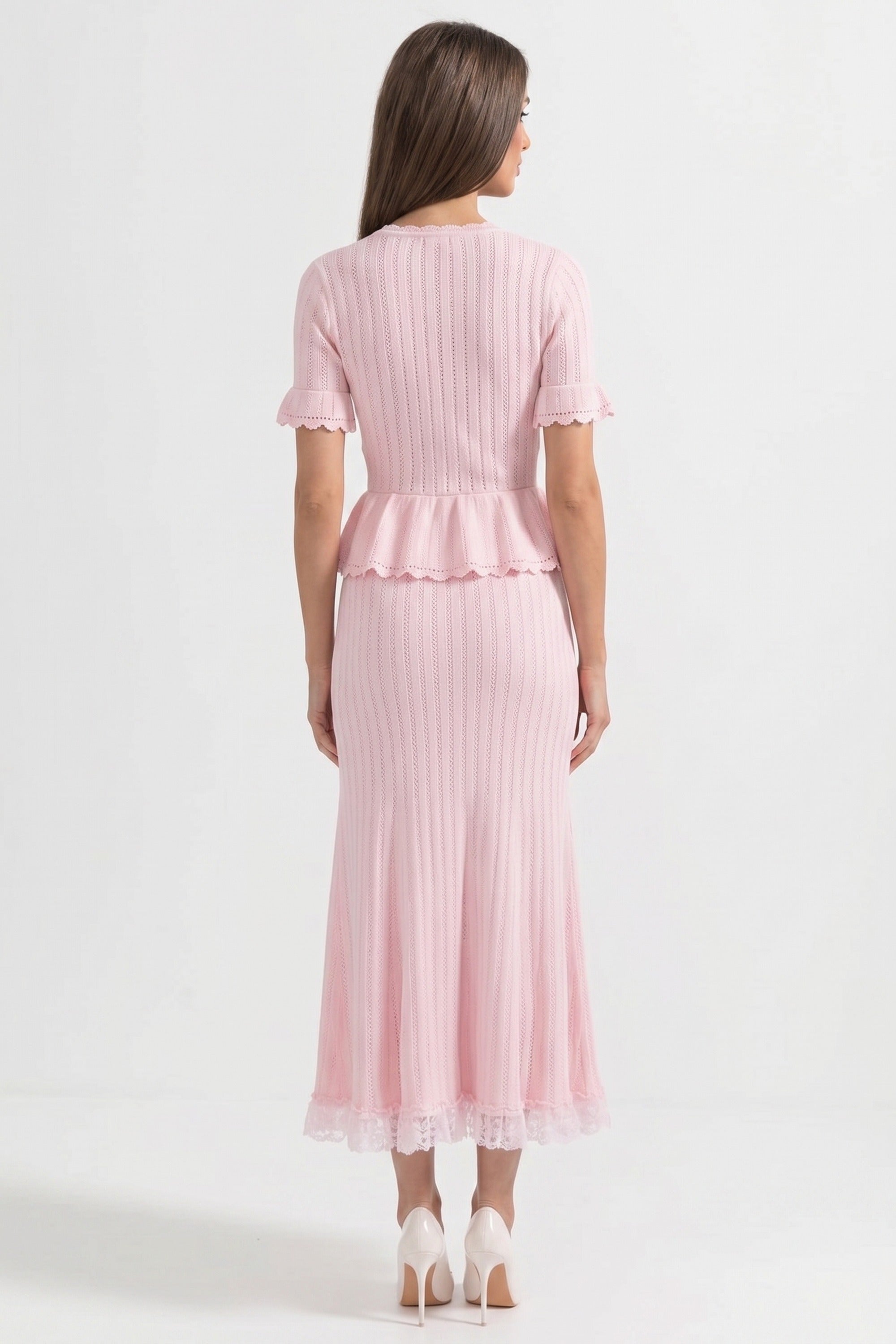 Robe maxi en maille à col Claudine et basque, avec ourlet en dentelle - Rose