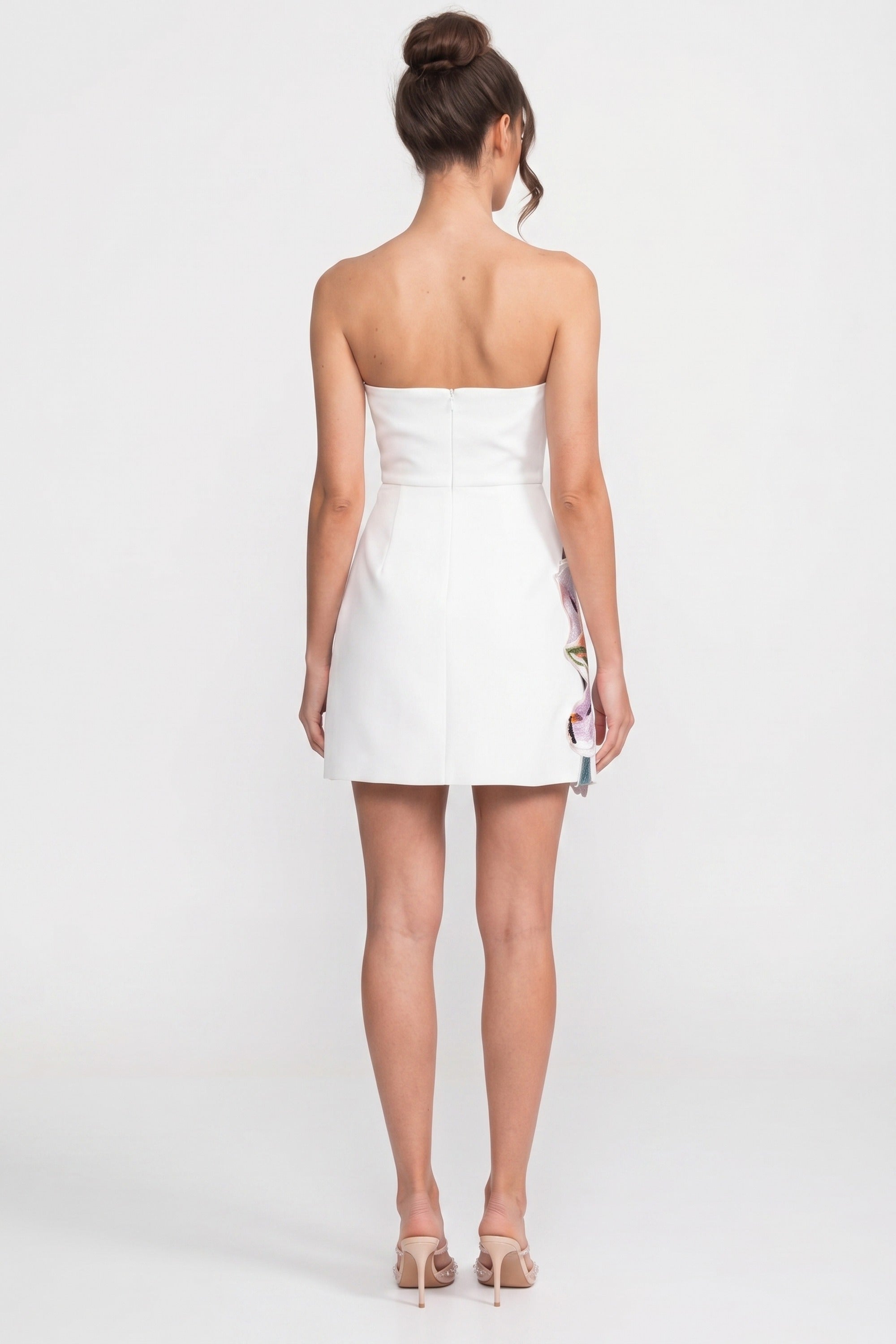 Robe mini sans bretelles à imprimé floral avec corsage structuré - Blanc
