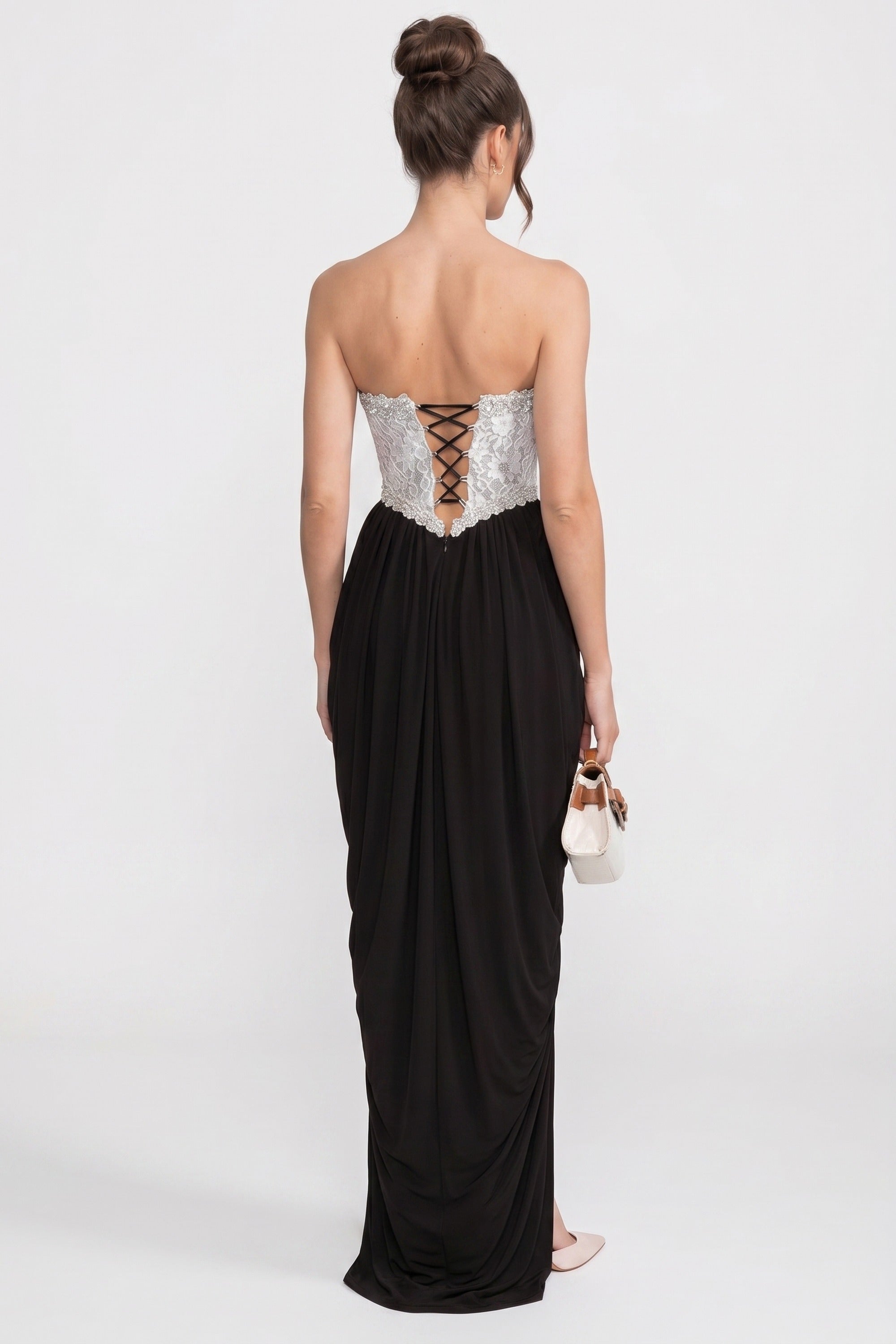 Robe bustier avec corset à fleurs en 3D et jupe noire drapée - Blanc+Noir