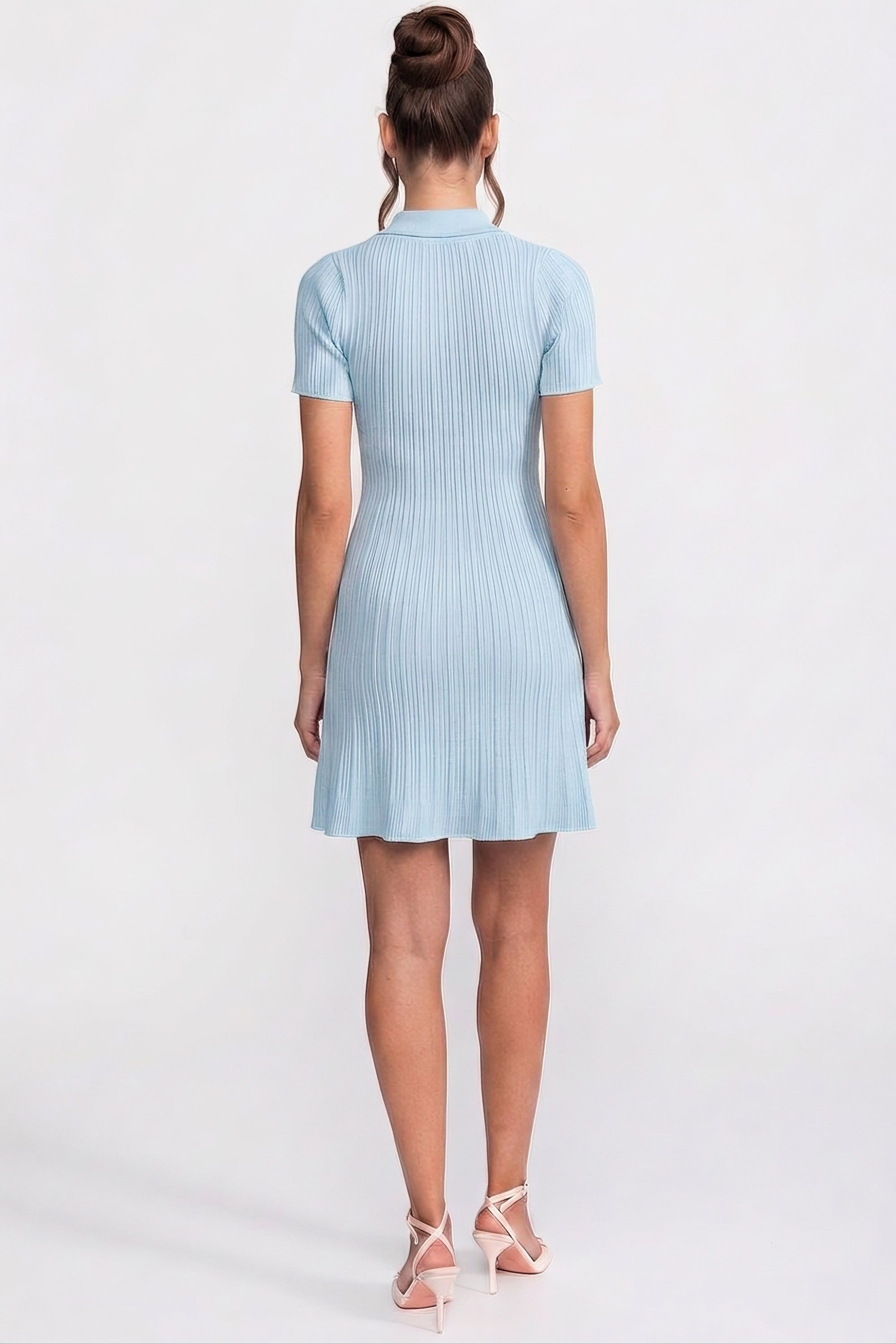 Robe mini en maille côtelée boutonnée sur le devant - Baby Blue
