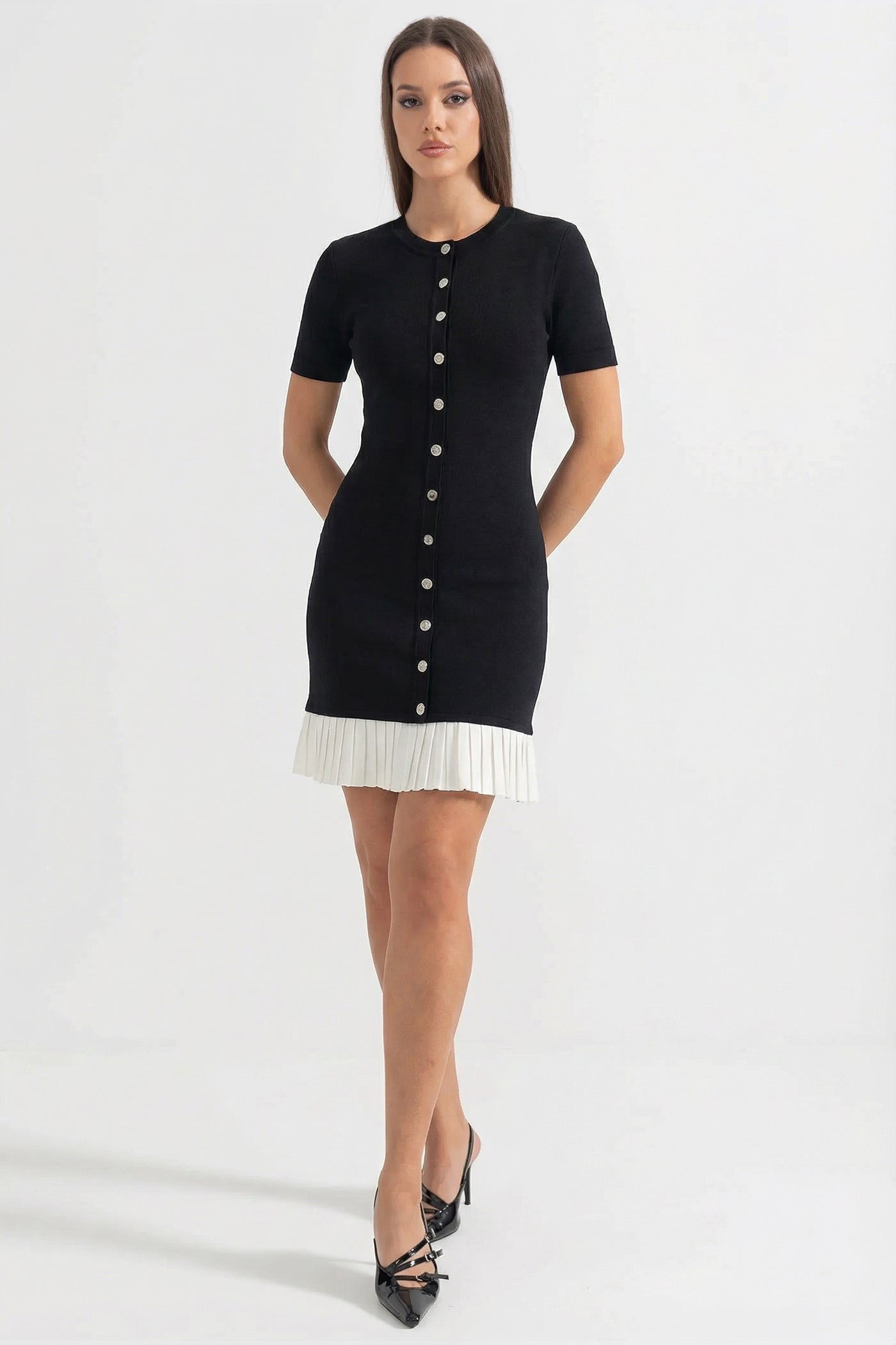 Robe Mini à Manches Courtes avec Ourlet Plissé Contrasté - Noir