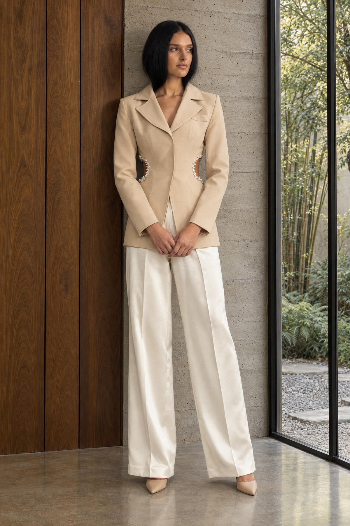 Blazer tailleur à taille ajourée et finitions cristal - Beige