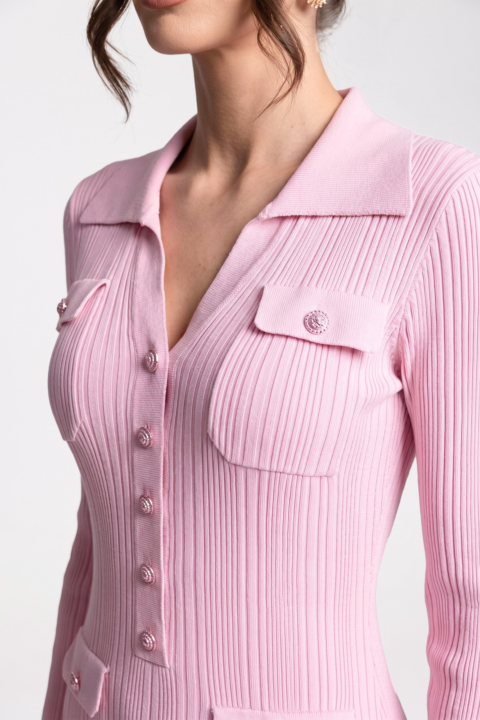 Robe maxi en maille à manches longues avec fermeture boutonnée sur le devant et poches plaquées - Rose