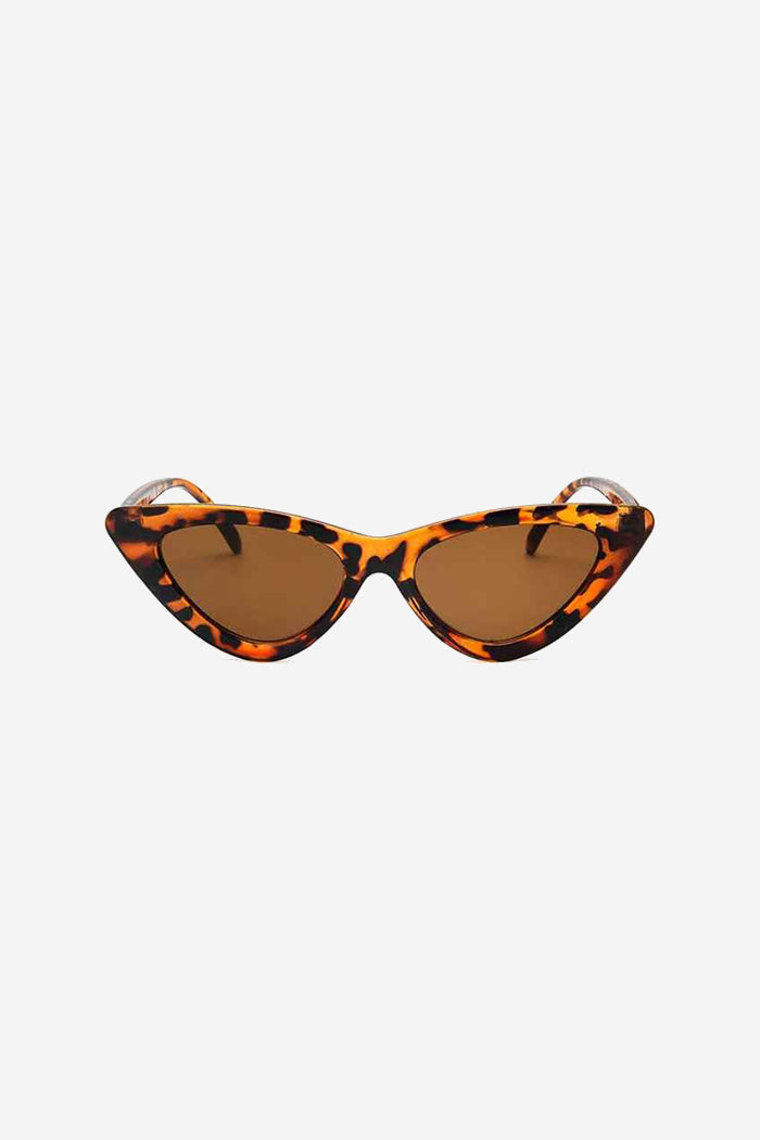 Sharp Cat-Eye Sunglasses with Sleek Frame Design – Tortoise