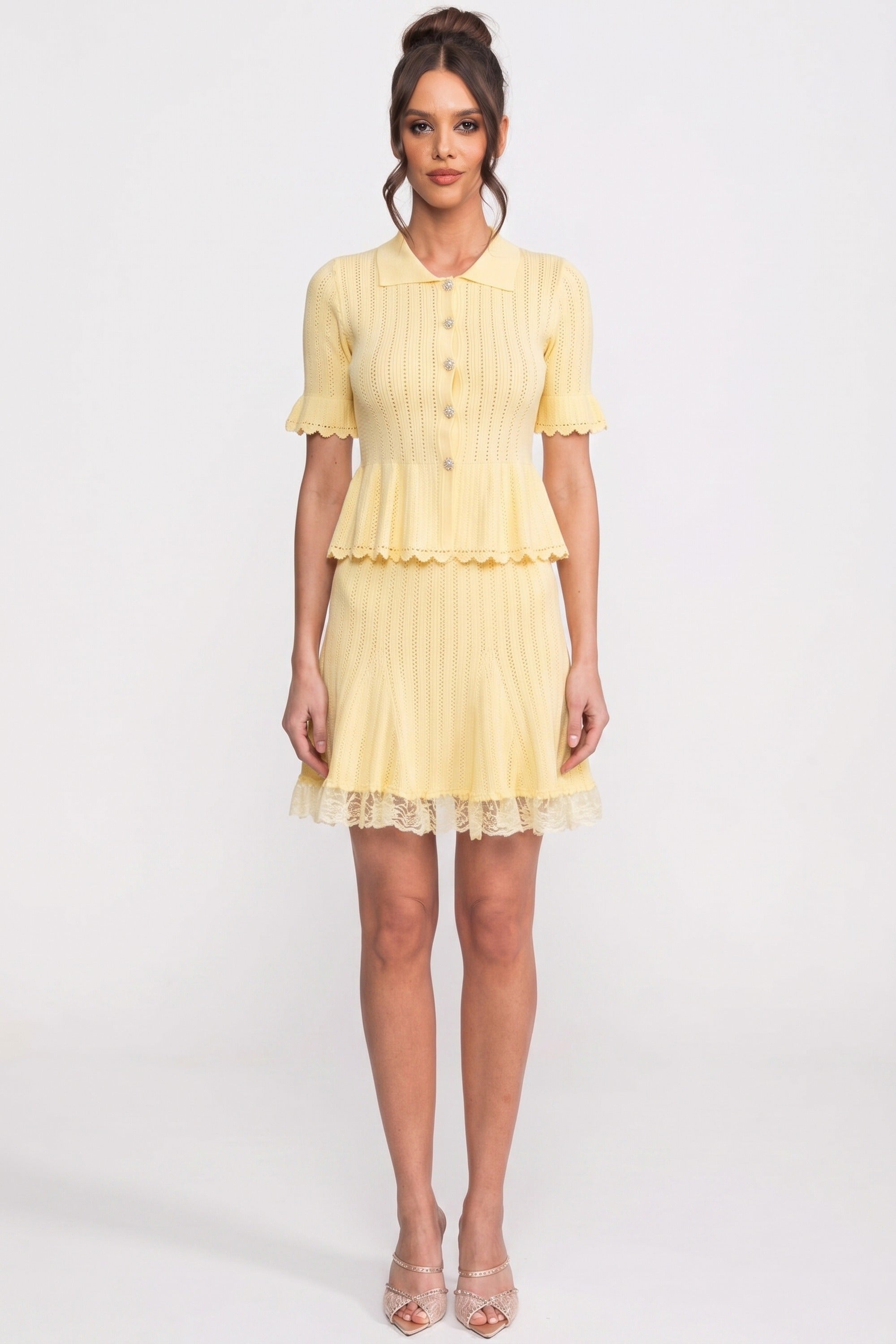 Robe mini en maille à basque avec col Peter Pan et ourlet en dentelle - Jaune