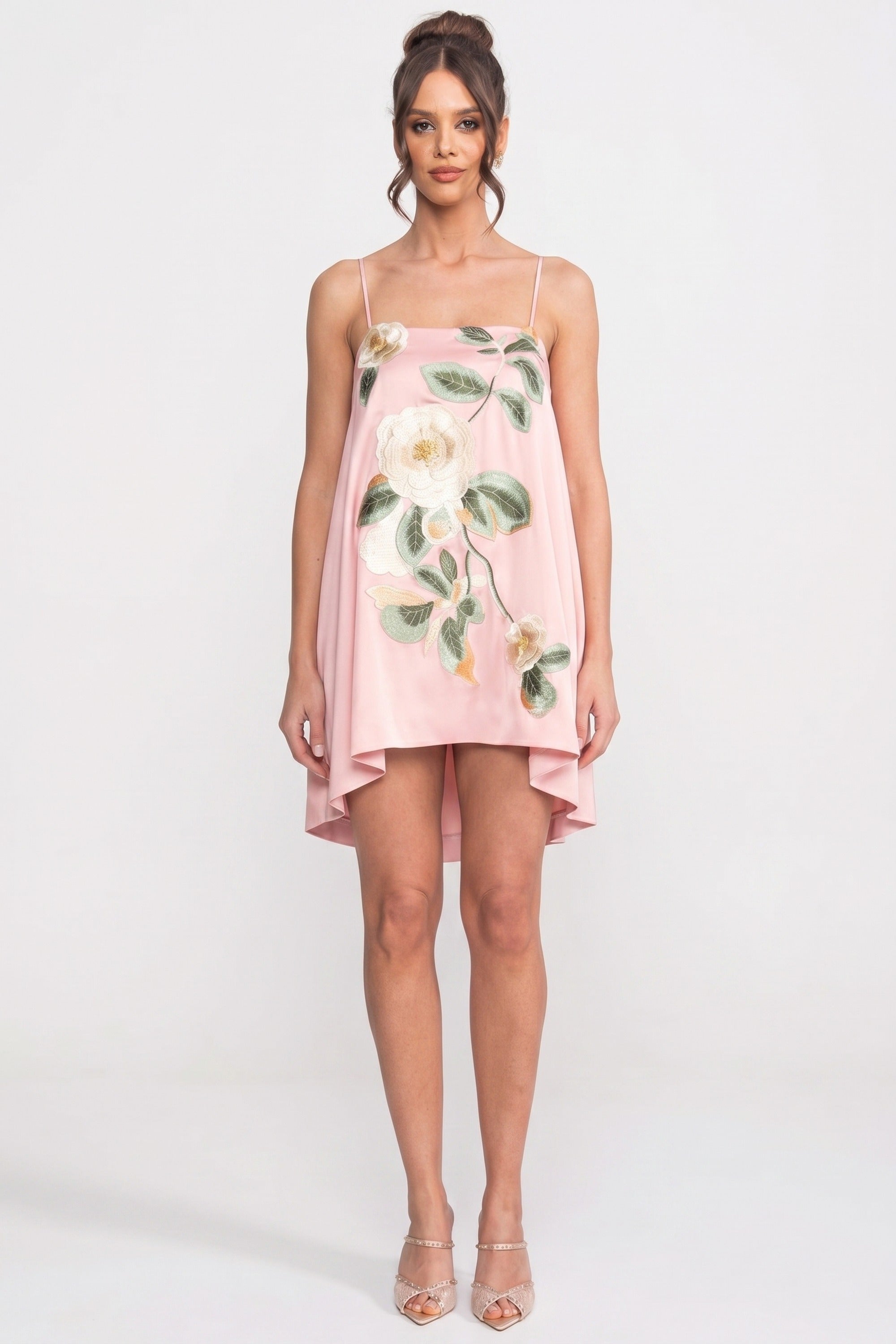 Robe mini à bretelles spaghetti avec appliqué floral 3D et jupe trapèze - Rose