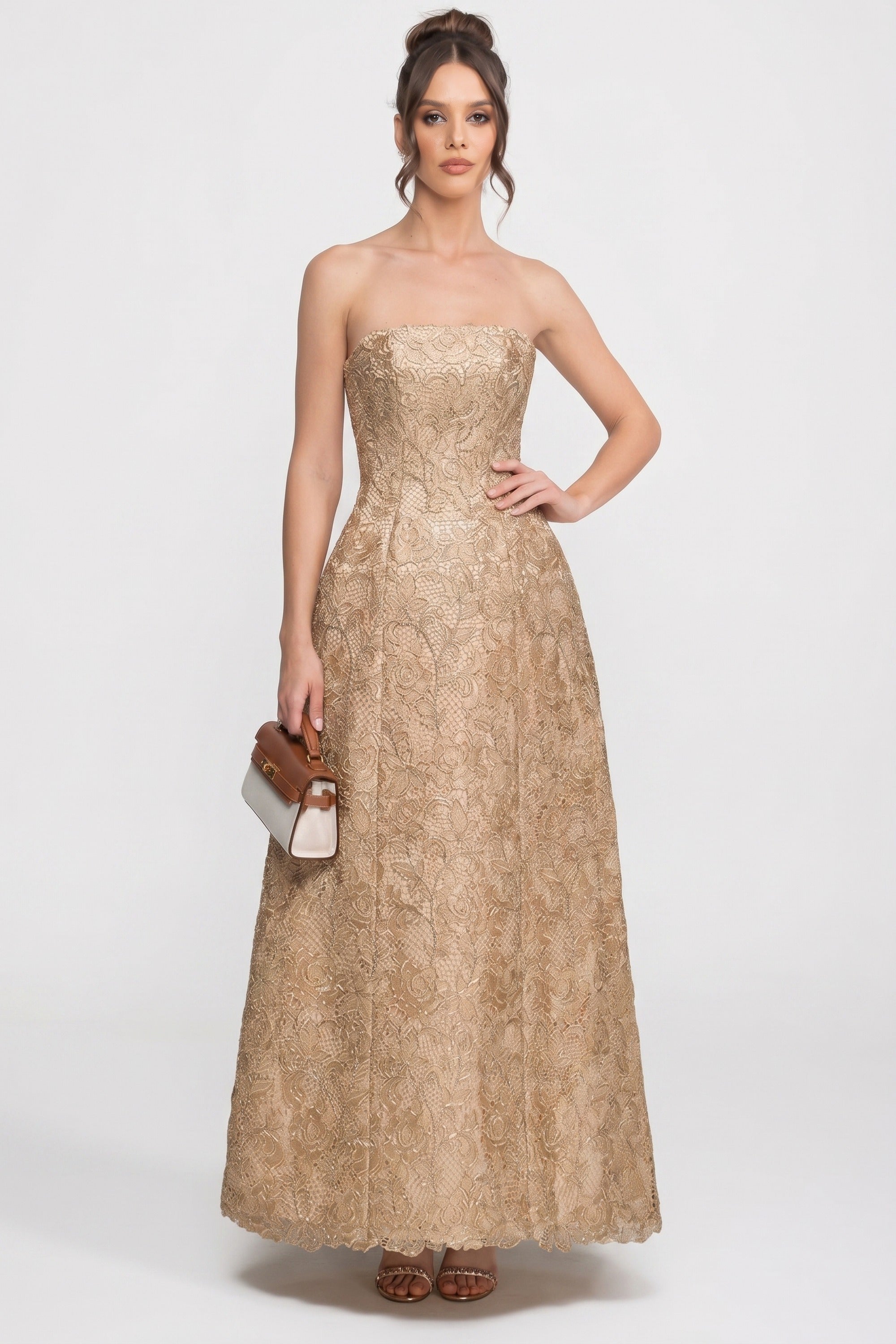 Robe de bal en dentelle florale sans bretelles avec jupe ample en A - Or
