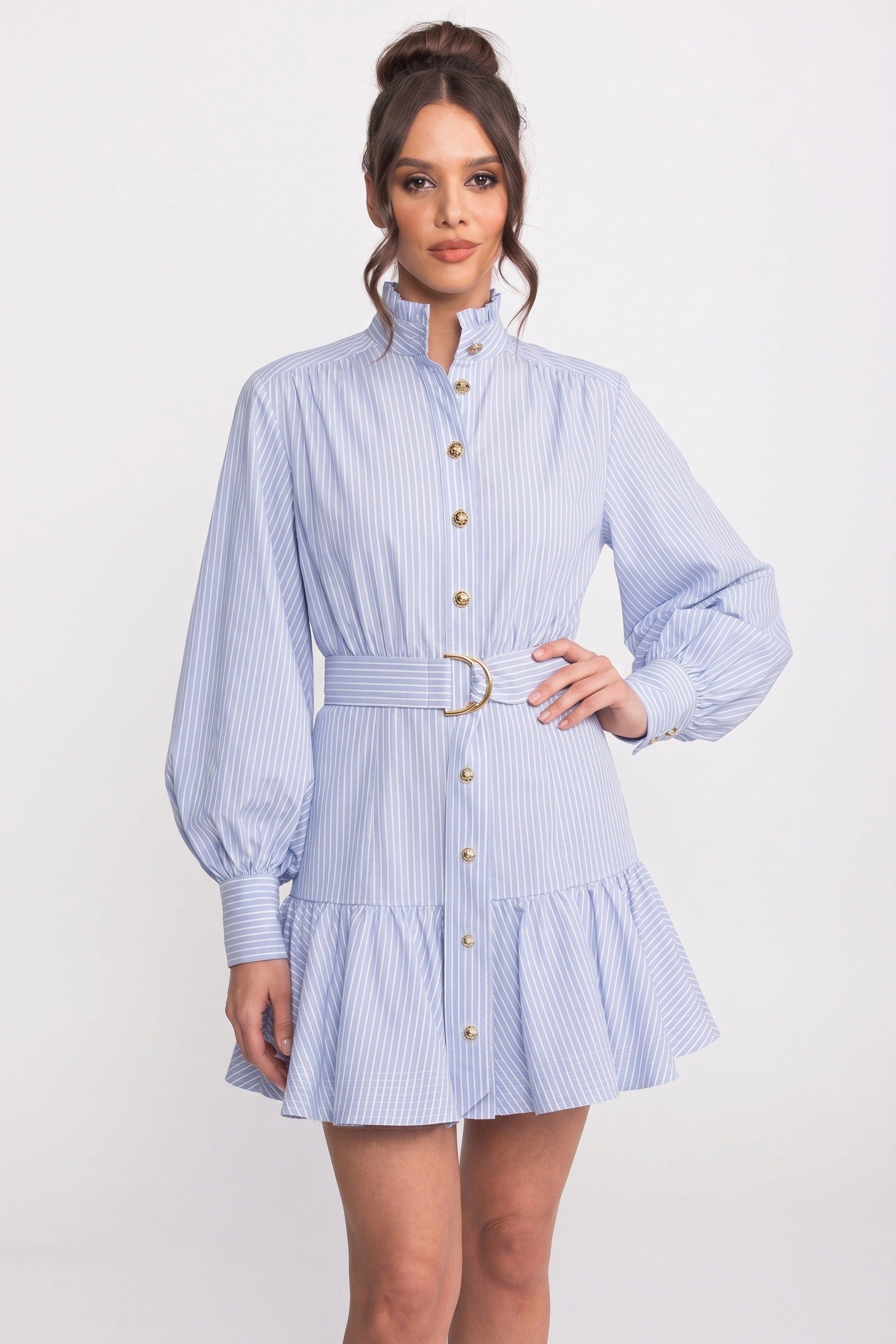 Robe mini à rayures avec ceinture, col montant et manches ballon - Bleu