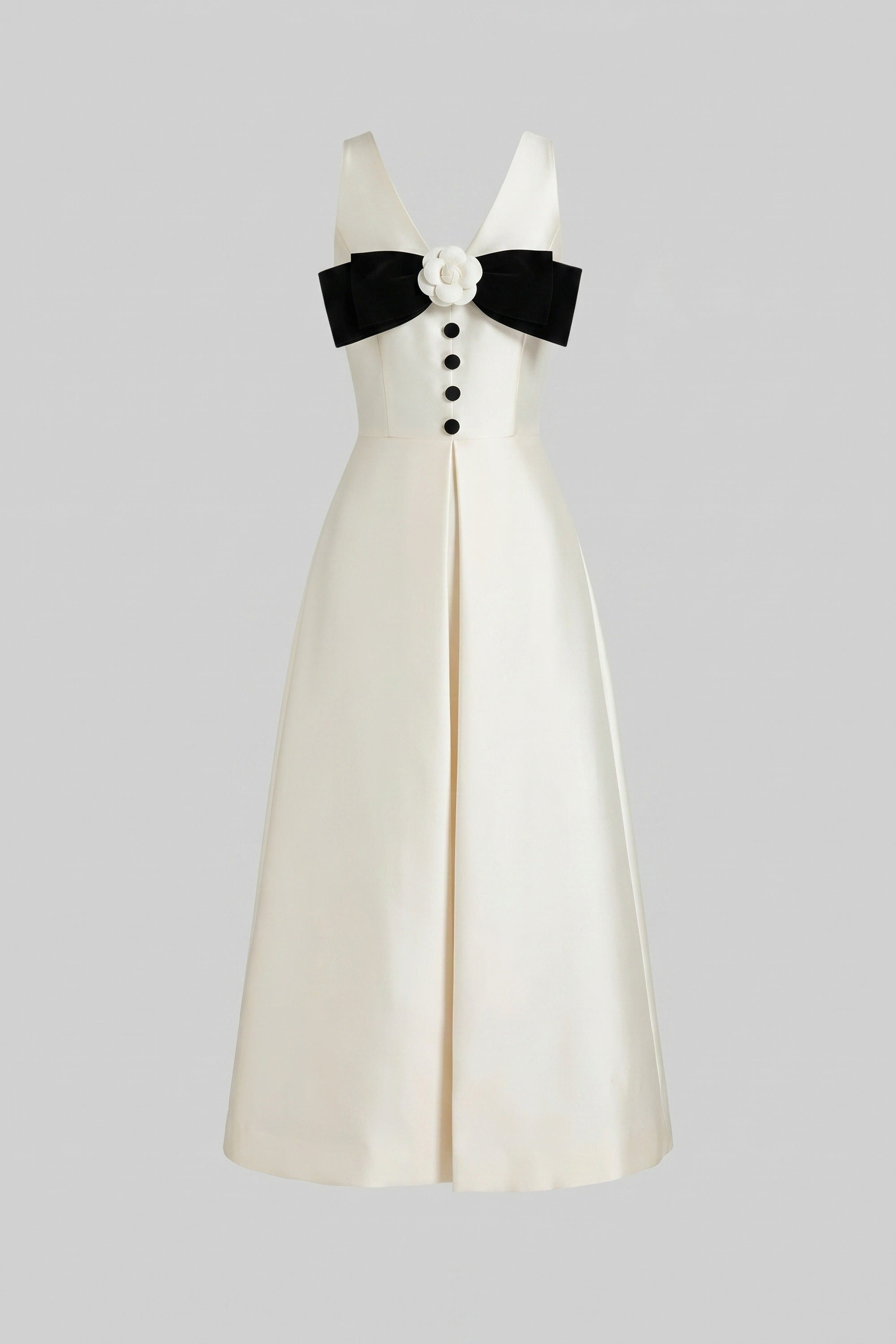 Robe longue à col halter avec nœud noir sur le buste et boutons sur le devant - Blanc
