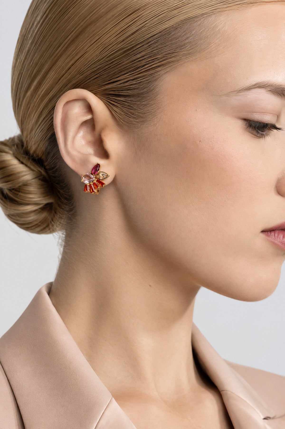Boucles d’oreilles puces grappe de cristaux multicolores - or
