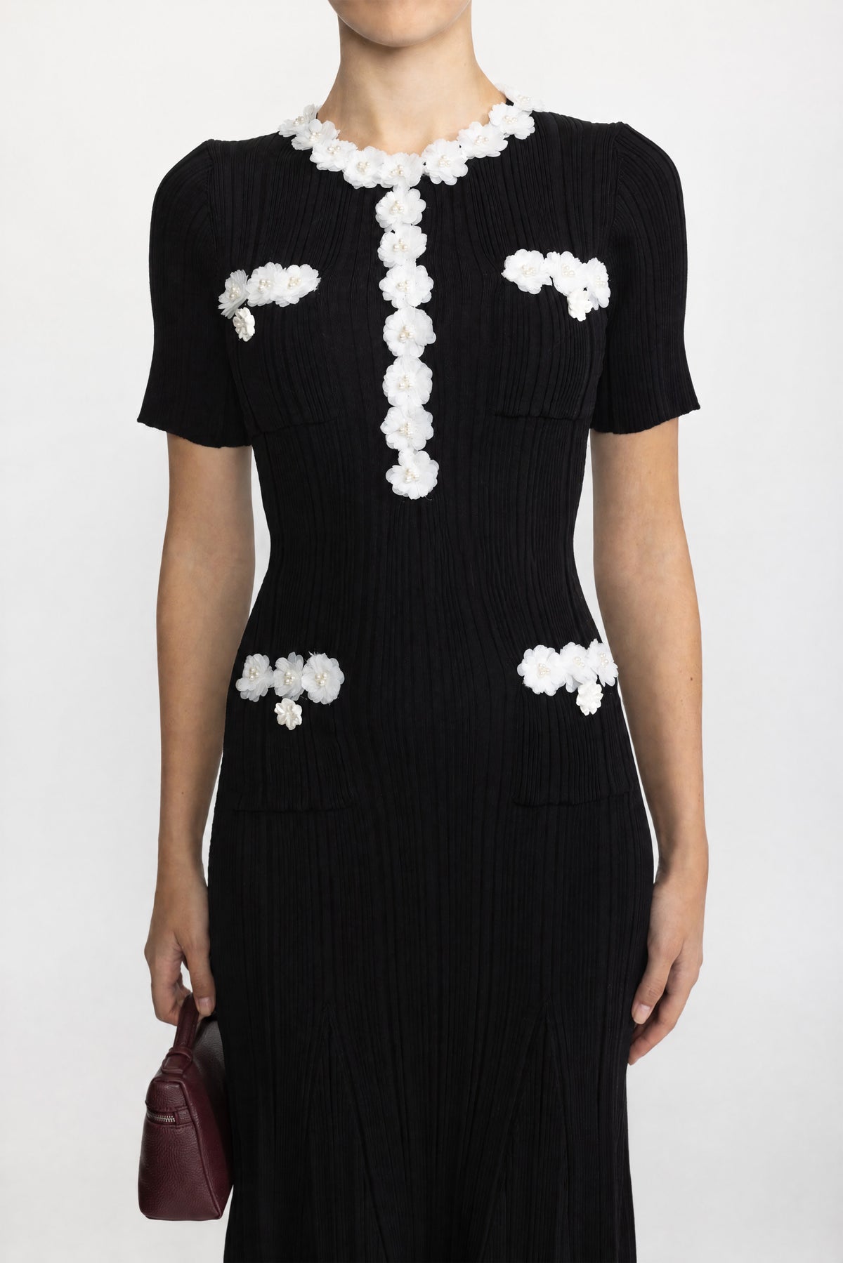 Robe midi en maille côtelée à fleurs appliquées - Noir
