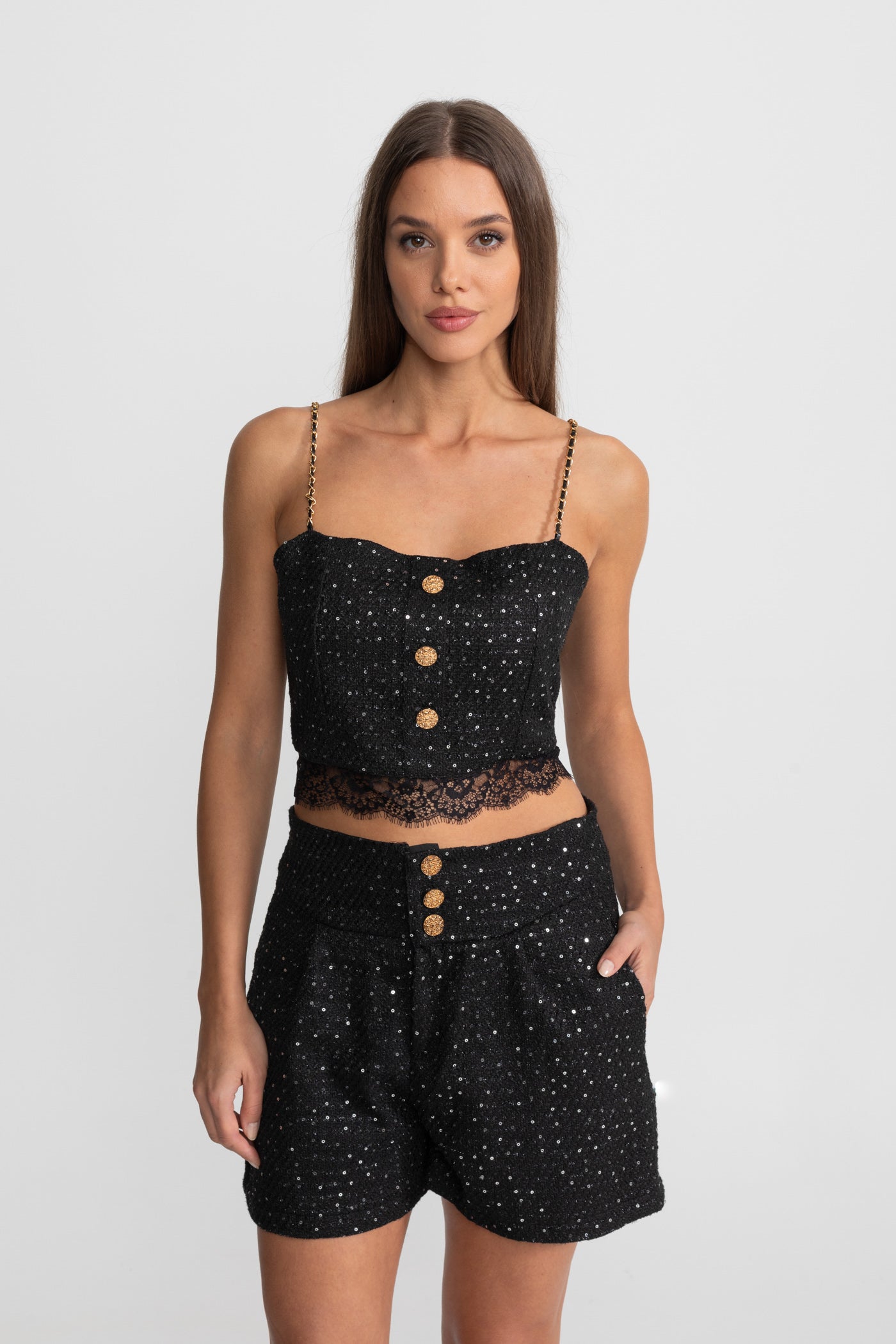 Ensemble Coordonné 3 Pièces Orné avec Veste Courte, Top à Bordure en Dentelle et Short Taille Haute – Noir