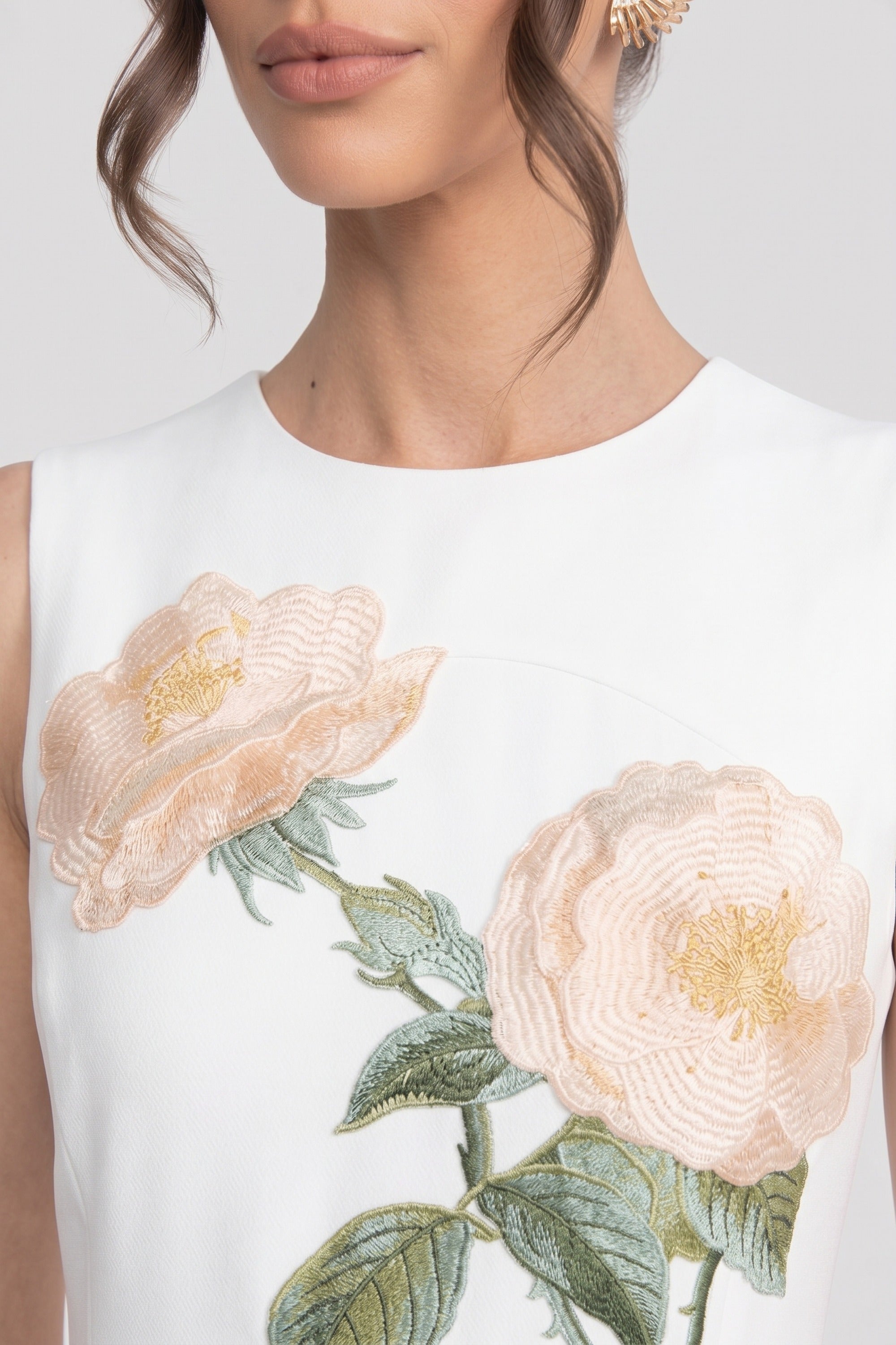 Robe midi sans manches avec appliqué floral 3D et jupe ample - Blanc