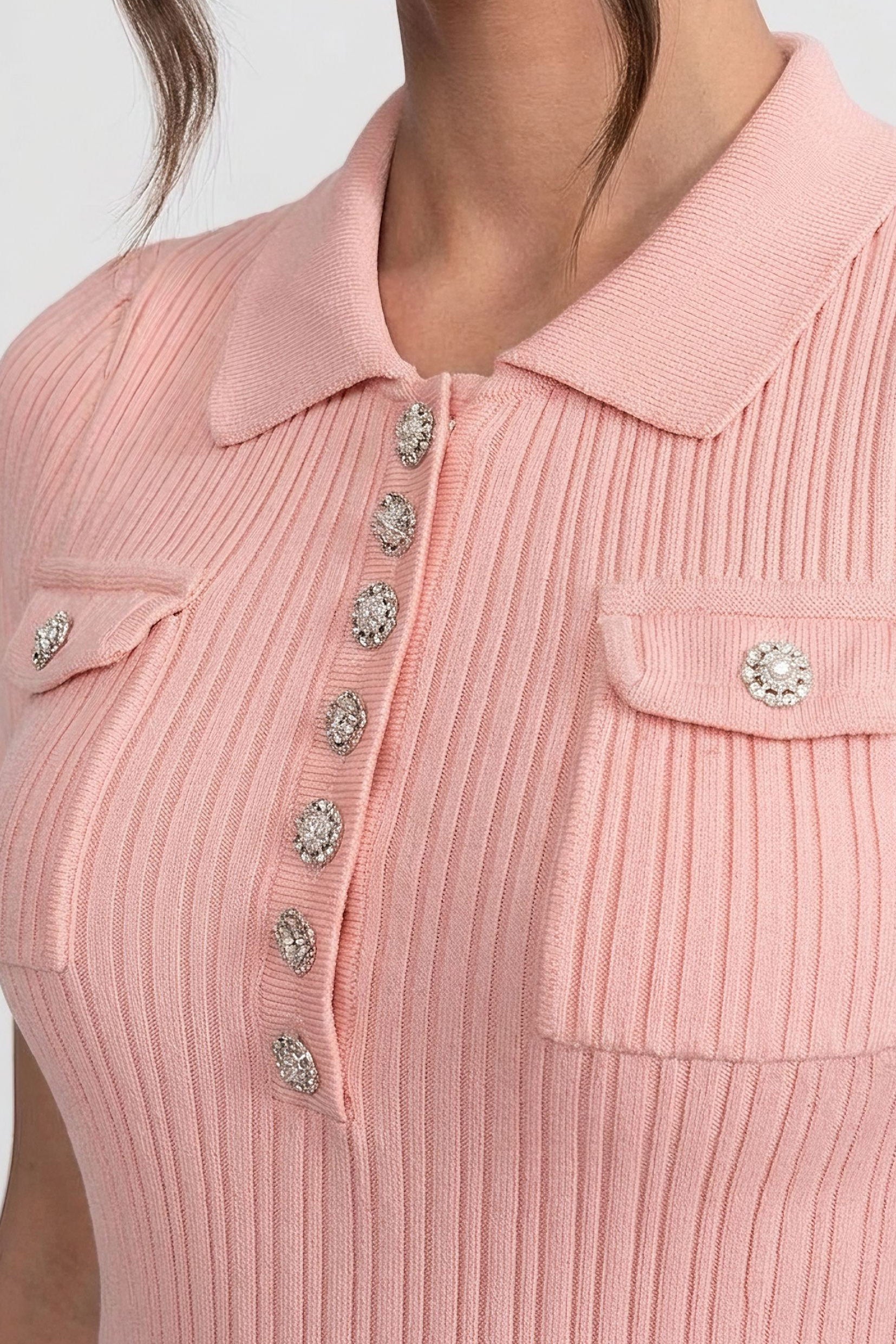 Robe mini en maille côtelée à boutons sur le devant - Peach